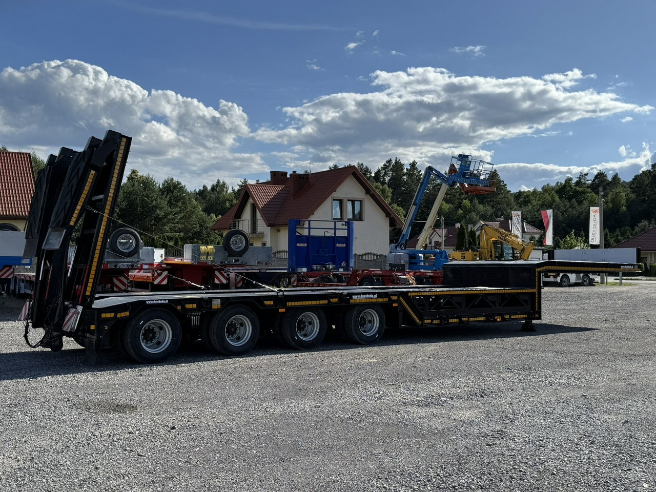 Bodex 4 osiowa NN4J Niskopodwoziówka Niskopodwozie Nowe Opony - Нискорамна площадка полуремарке: снимка 3 Bodex 4 osiowa NN4J Niskopodwoziówka Niskopodwozie Nowe Opony - Нискорамна площадка полуремарке: снимка 3