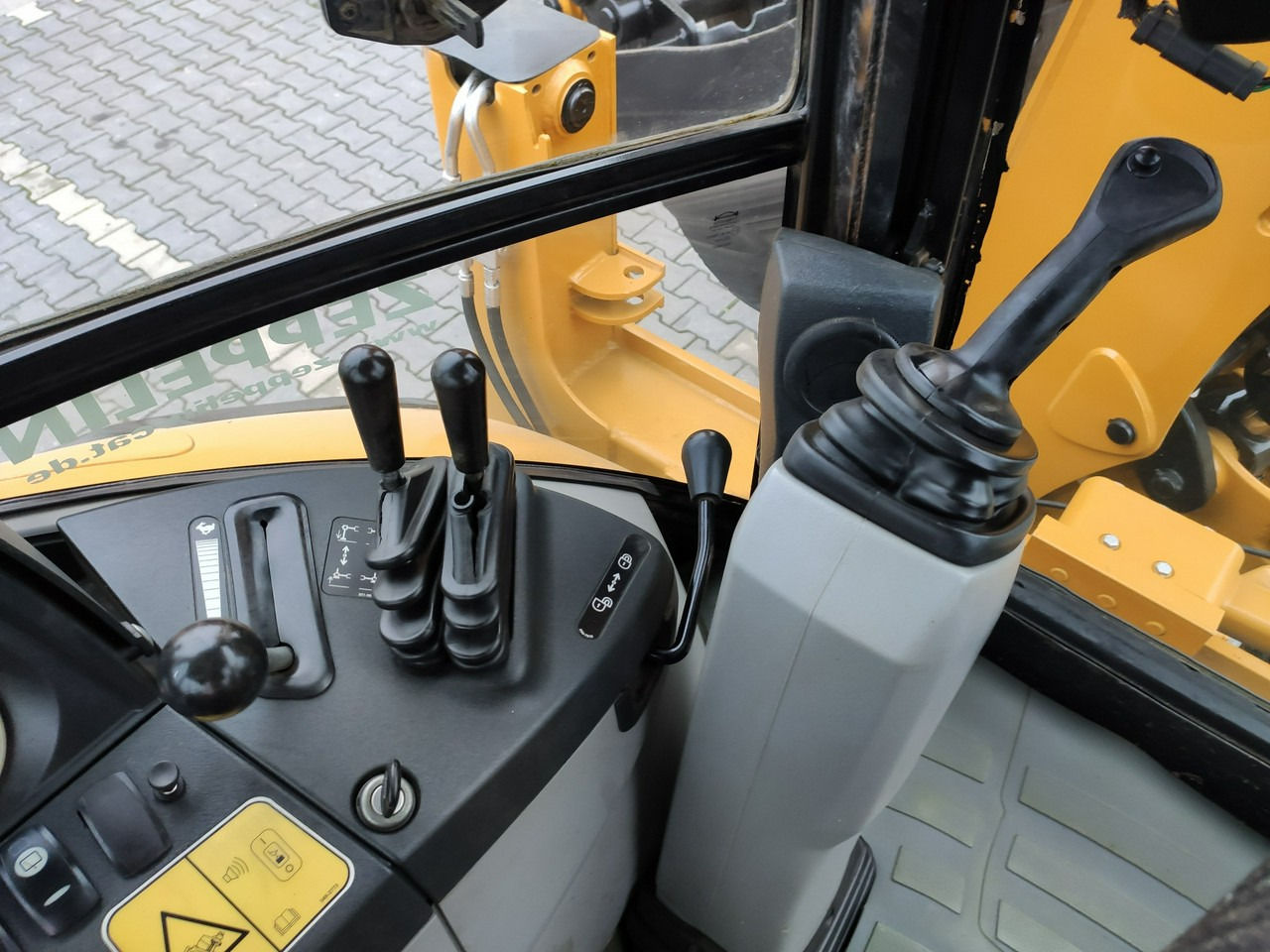 Caterpillar 444E Premier Sterowanie na Joystickach FULL OPCJA - Багер-товарач: снимка 5 Caterpillar 444E Premier Sterowanie na Joystickach FULL OPCJA - Багер-товарач: снимка 5