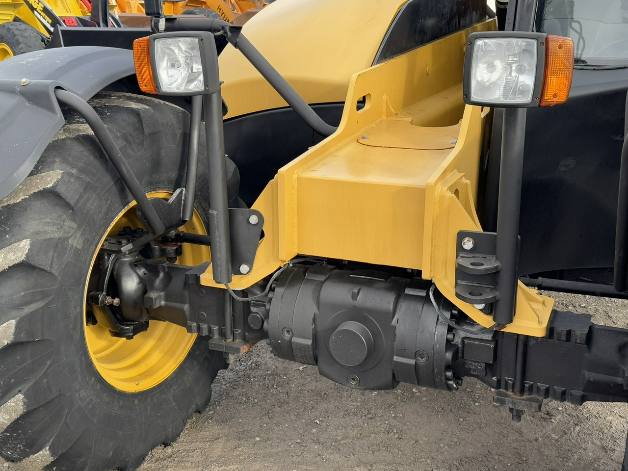 Caterpillar TH337C - Телескопичен товарач: снимка 5 Caterpillar TH337C - Телескопичен товарач: снимка 5