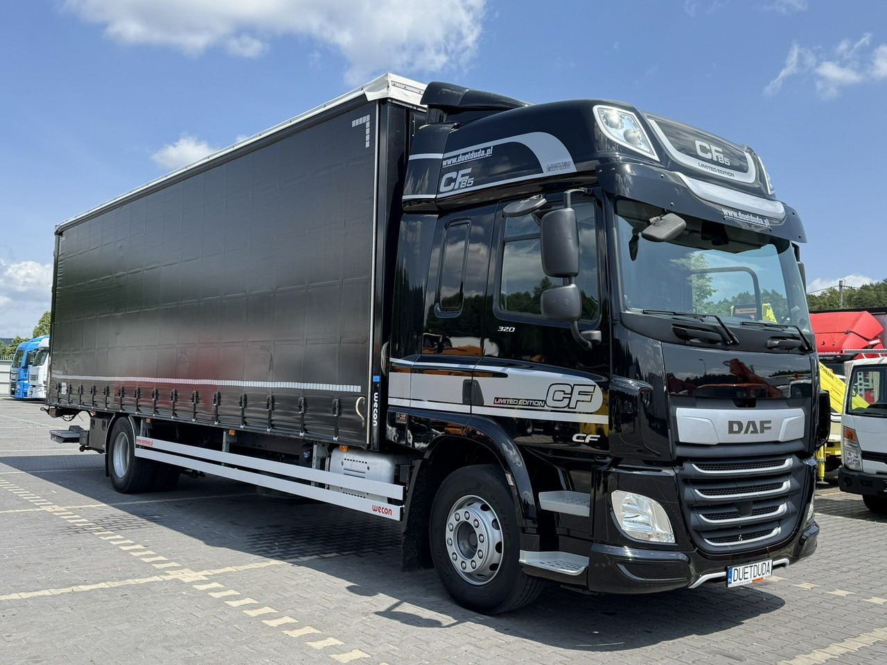 DAF CF 320 E6 Winda Firana Tył Drzwi Dach Zsuwany Długi 9.40m - Камион с брезент: снимка 1 DAF CF 320 E6 Winda Firana Tył Drzwi Dach Zsuwany Długi 9.40m - Камион с брезент: снимка 1