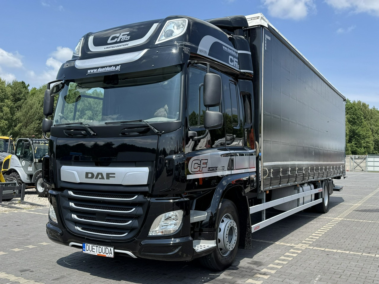 DAF CF 320 E6 Winda Firana Tył Drzwi Dach Zsuwany Długi 9.40m - Камион с брезент: снимка 4 DAF CF 320 E6 Winda Firana Tył Drzwi Dach Zsuwany Długi 9.40m - Камион с брезент: снимка 4