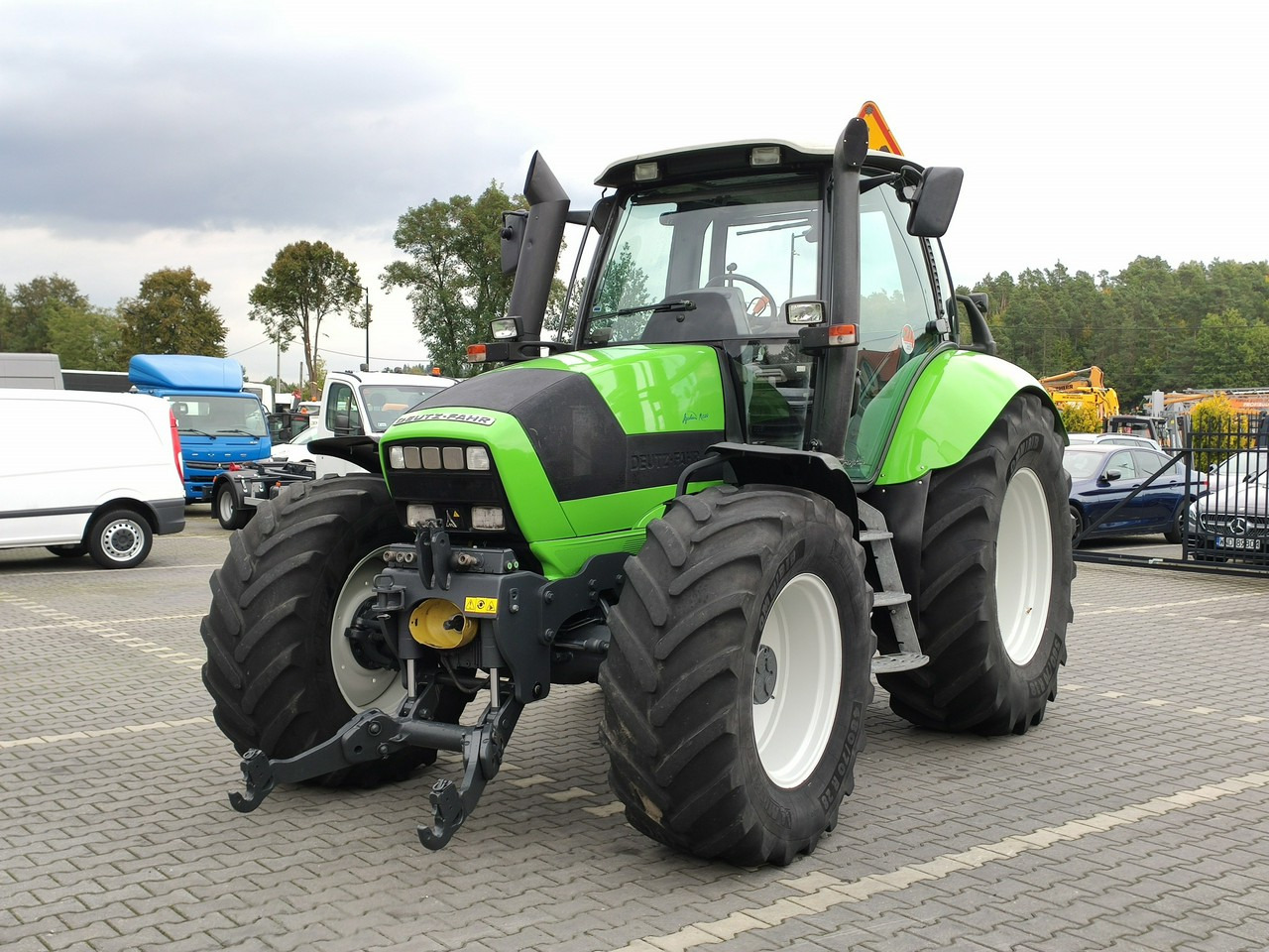 Deutz Fahr Agrotron M620 4x4 Przedni Tuz Wałek W.O.M Wyjścia do Przyczepy - Трактор: снимка 3 Deutz Fahr Agrotron M620 4x4 Przedni Tuz Wałek W.O.M Wyjścia do Przyczepy - Трактор: снимка 3