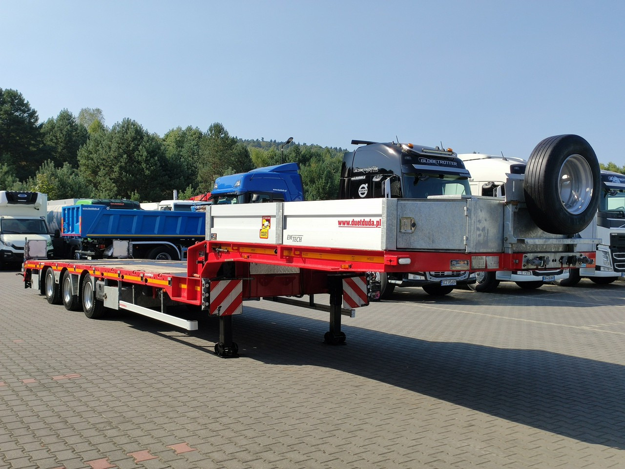 EMTECH Ład-33.3 tony 3osie Tylna oś skrętna Przednia Podnoszona - Нискорамна площадка полуремарке: снимка 5 EMTECH Ład-33.3 tony 3osie Tylna oś skrętna Przednia Podnoszona - Нискорамна площадка полуремарке: снимка 5