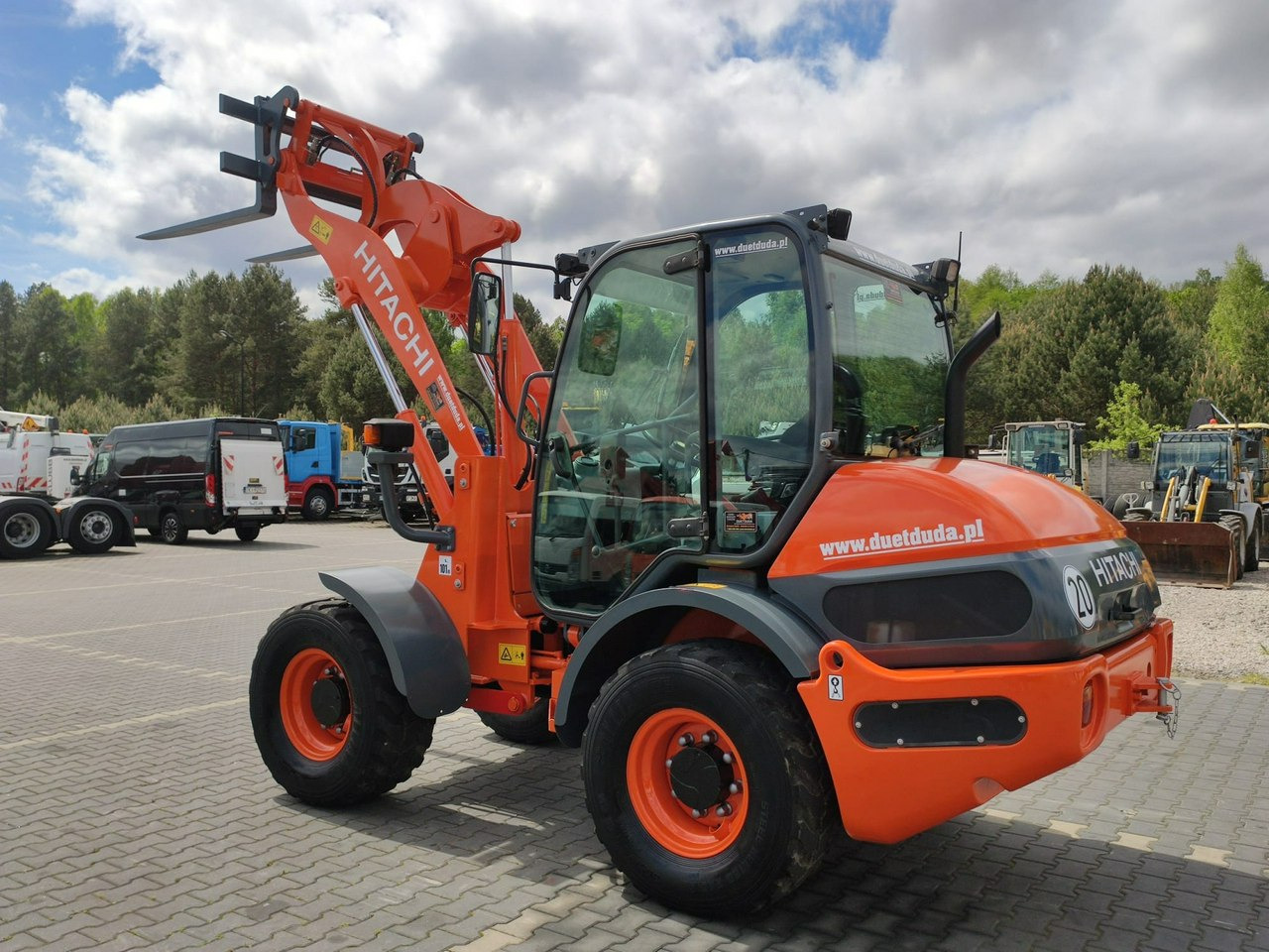 Hitachi ZW75 Wheel Loader Szybko-Złącze Widły Stan Bardzo Dobry - Колесен товарач: снимка 4 Hitachi ZW75 Wheel Loader Szybko-Złącze Widły Stan Bardzo Dobry - Колесен товарач: снимка 4