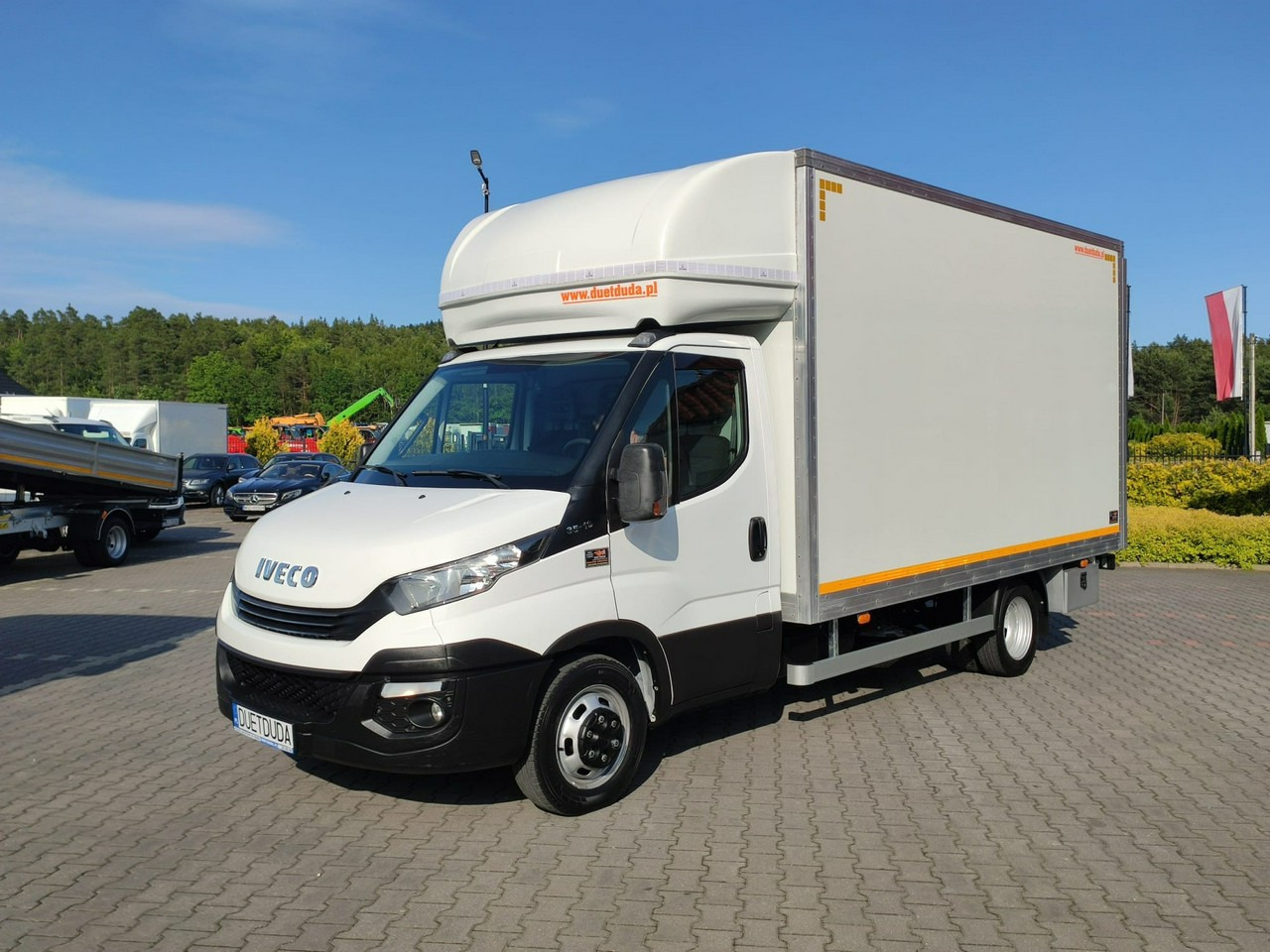 Лекотоварен автомобил фургон Iveco Daily 35C14: снимка 15