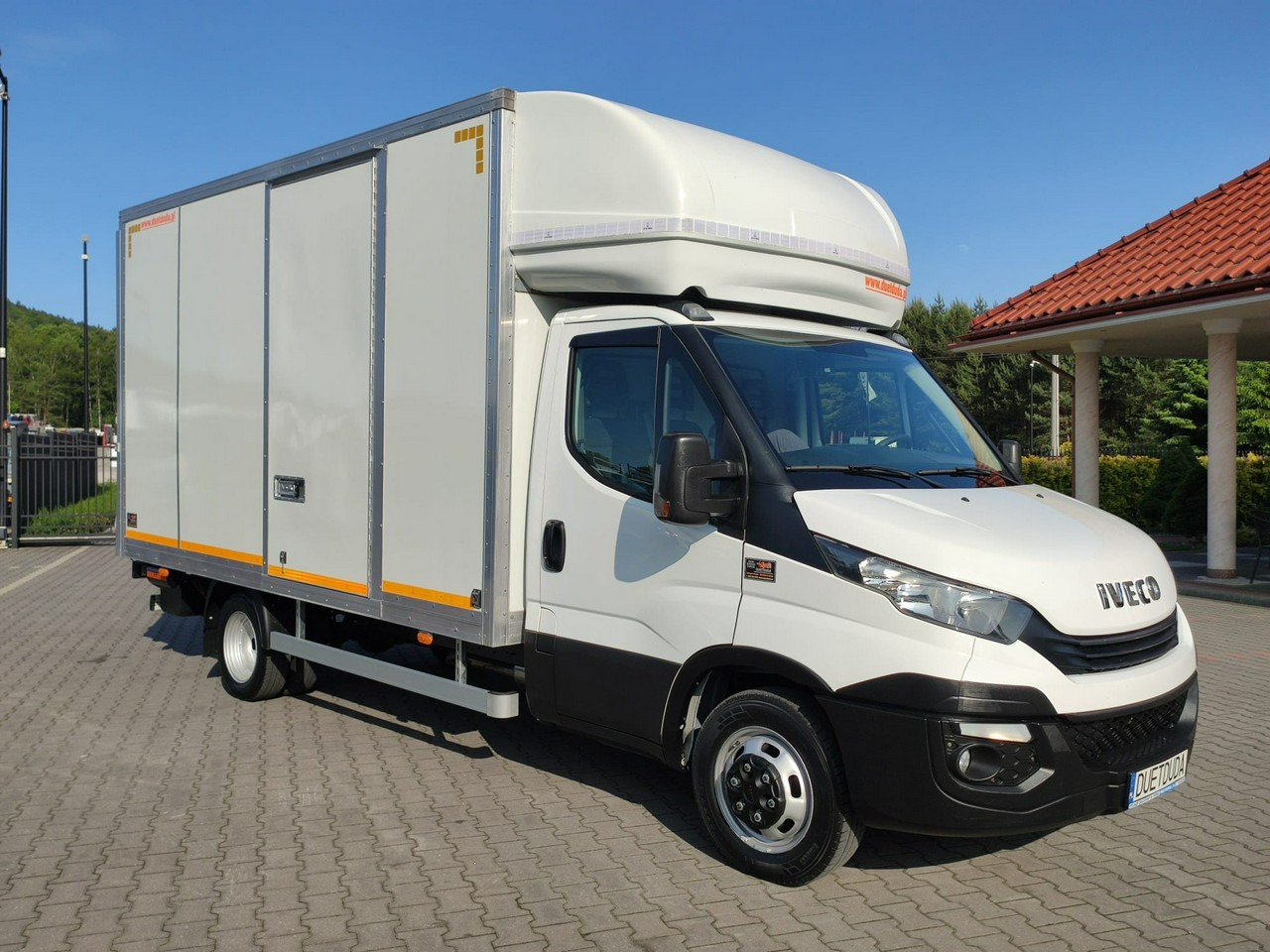 Лекотоварен автомобил фургон Iveco Daily 35C14: снимка 16