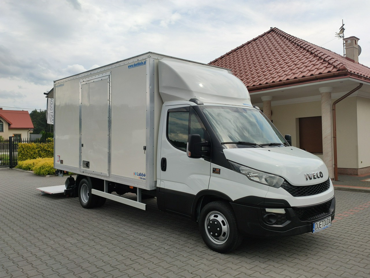 Iveco Daily 35C15 - Лекотоварен автомобил фургон: снимка 3 Iveco Daily 35C15 - Лекотоварен автомобил фургон: снимка 3