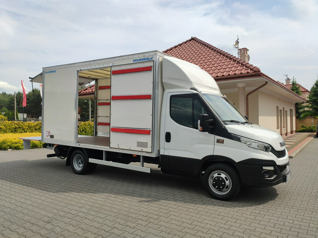 Iveco Daily 35C15 - Лекотоварен автомобил фургон: снимка 5 Iveco Daily 35C15 - Лекотоварен автомобил фургон: снимка 5