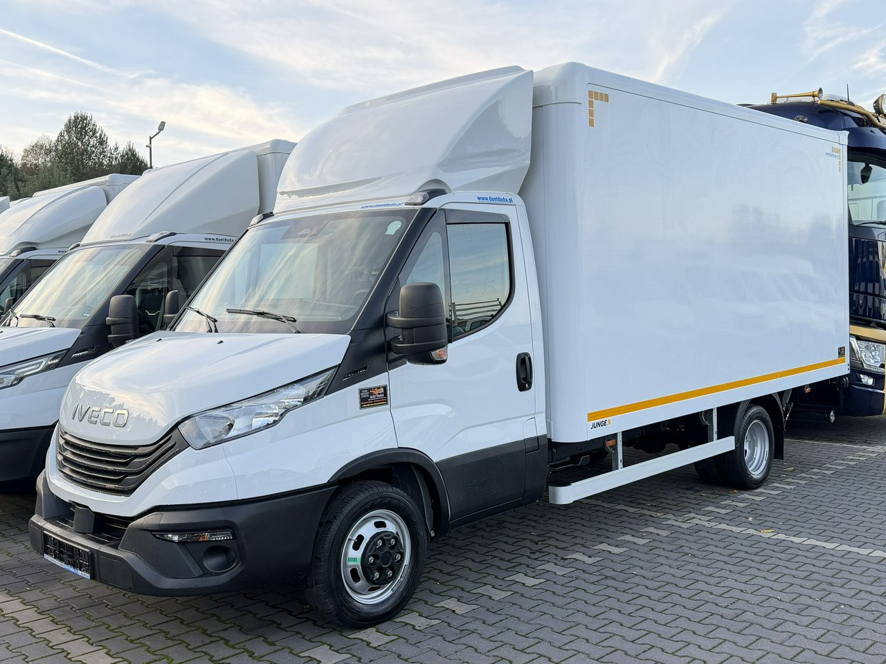 Iveco Daily 35C16 V - Лекотоварен автомобил фургон: снимка 2 Iveco Daily 35C16 V - Лекотоварен автомобил фургон: снимка 2