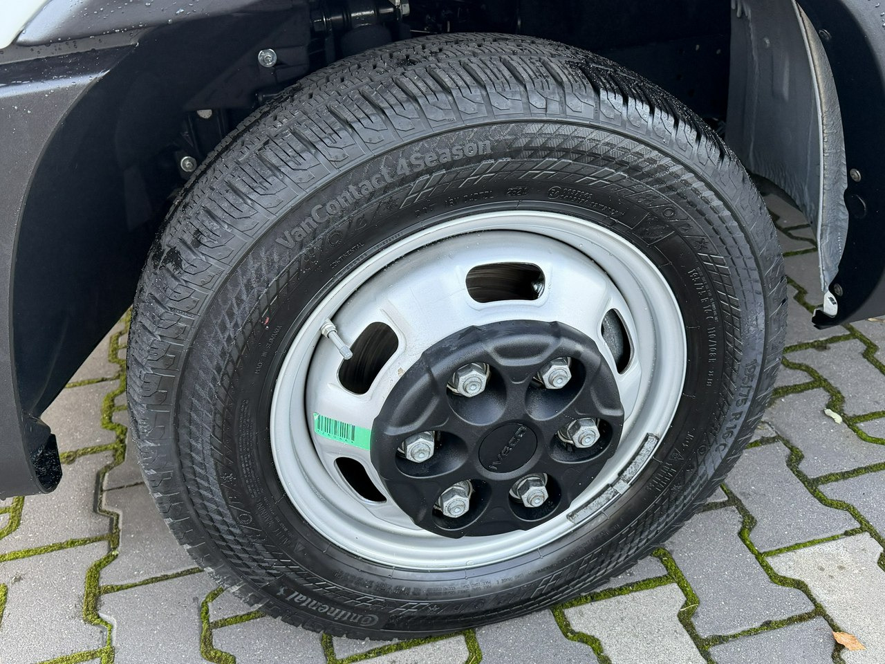 Iveco Daily 35C16 V - Лекотоварен автомобил фургон: снимка 4 Iveco Daily 35C16 V - Лекотоварен автомобил фургон: снимка 4