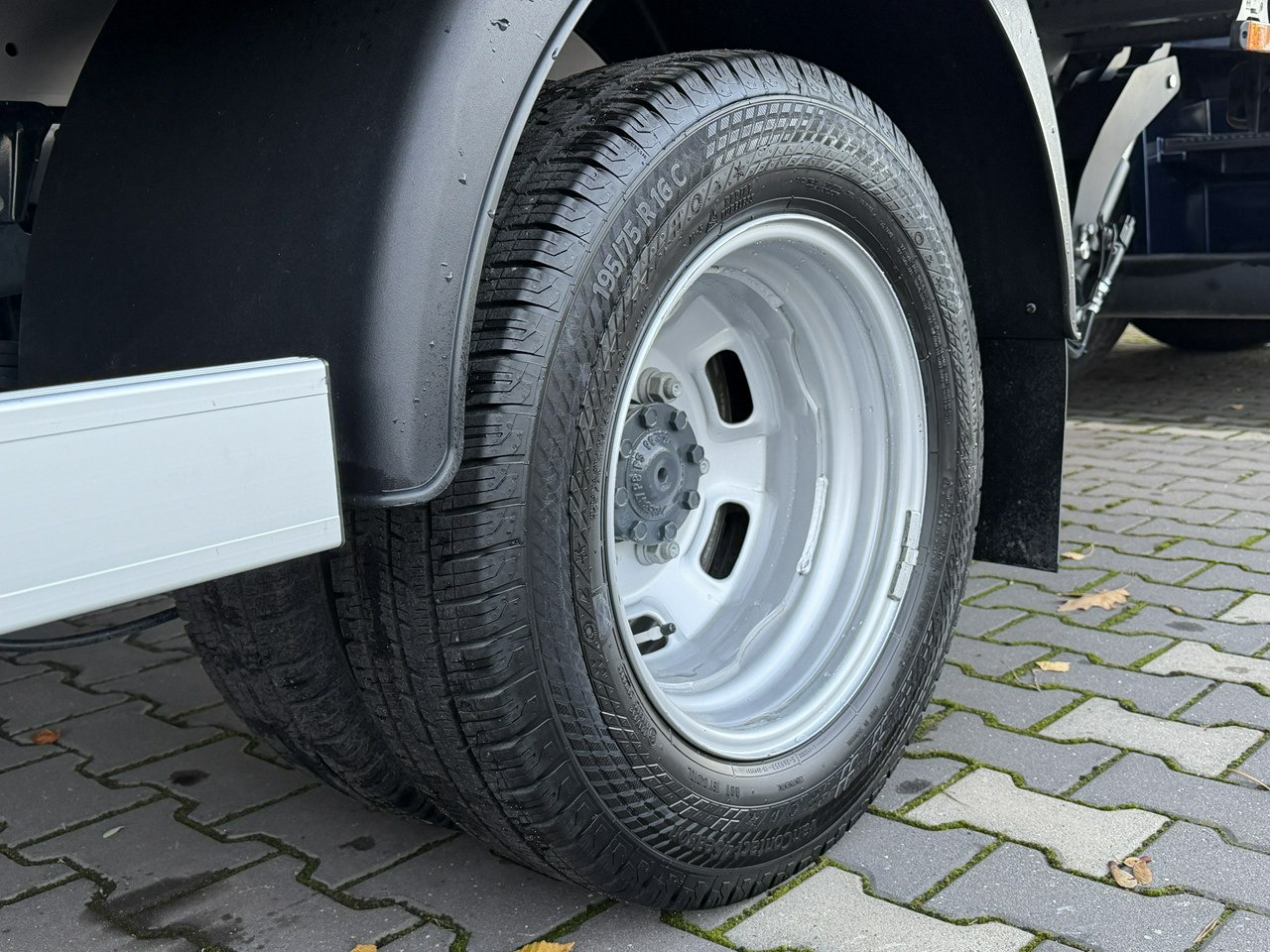 Iveco Daily 35C16 V - Лекотоварен автомобил фургон: снимка 5 Iveco Daily 35C16 V - Лекотоварен автомобил фургон: снимка 5