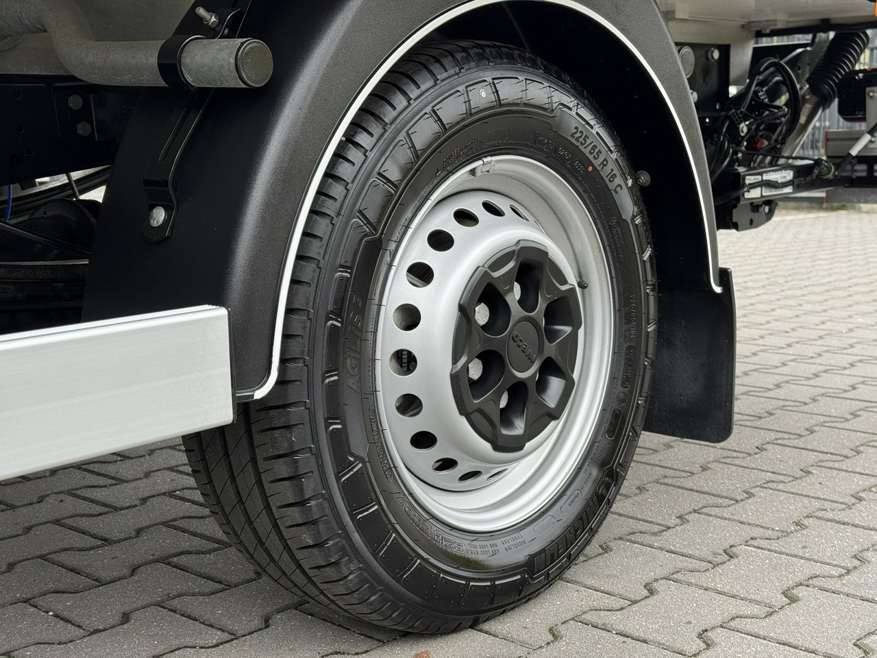 Хладилен бус Iveco Daily 35S16 V: снимка 13 Хладилен бус Iveco Daily 35S16 V: снимка 13