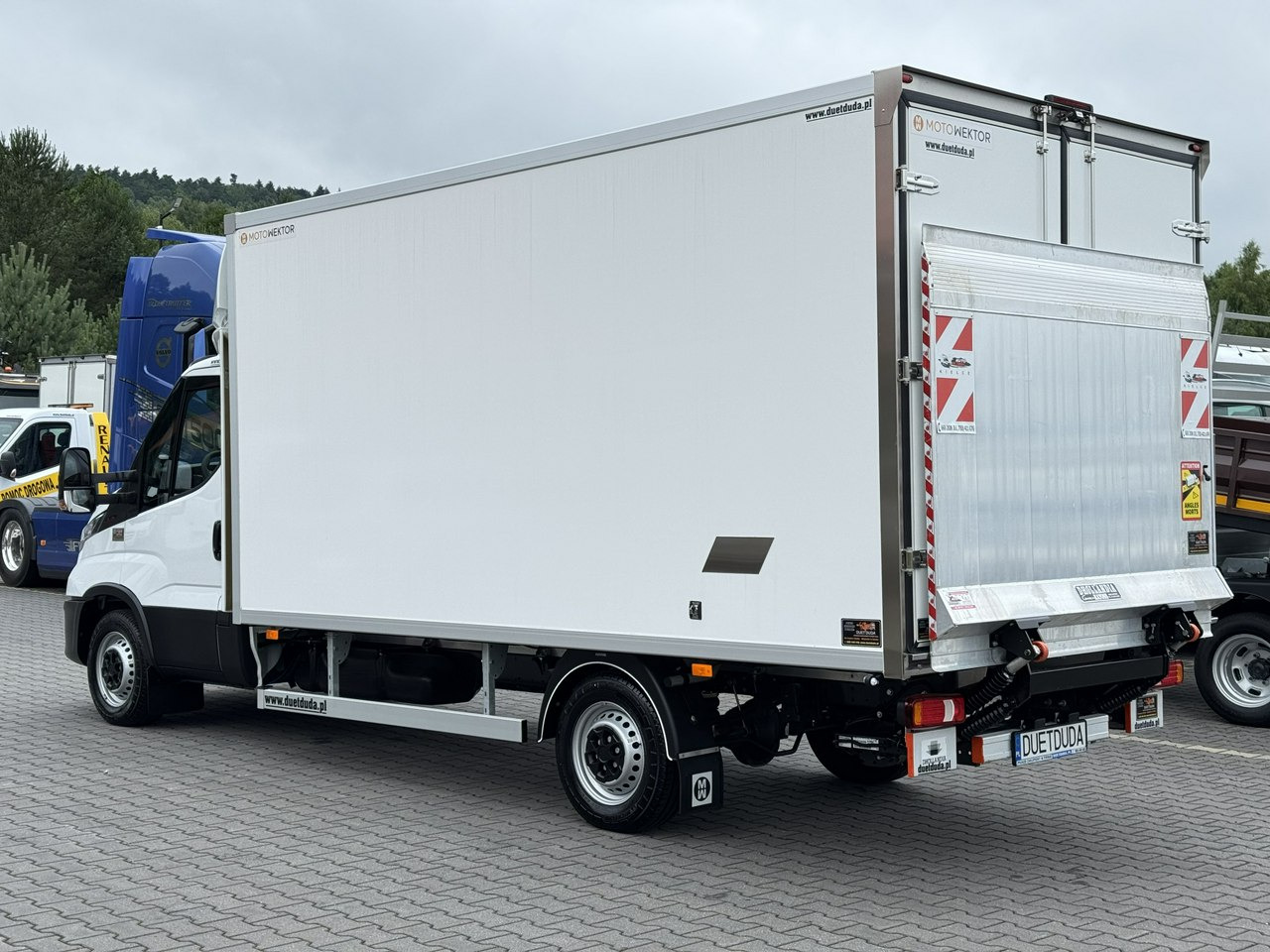 Хладилен бус Iveco Daily 35S16 V: снимка 19 Хладилен бус Iveco Daily 35S16 V: снимка 19