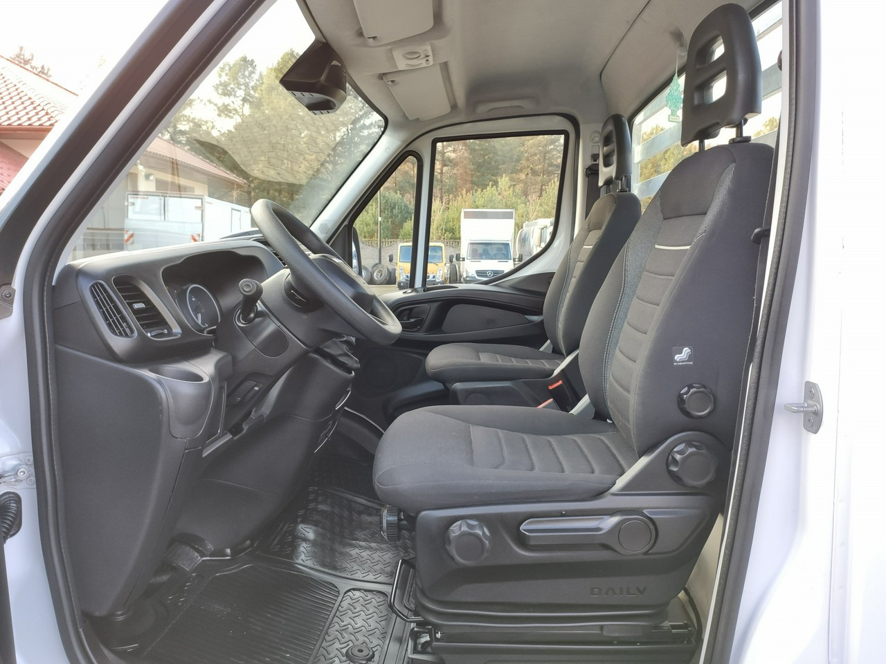 Бордови бус Iveco Daily 35S16 V: снимка 19