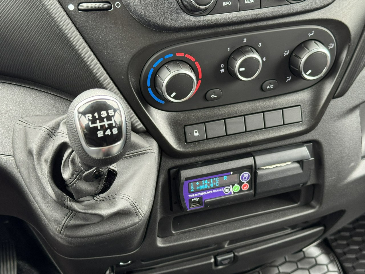 Хладилен бус Iveco Daily 35S16 V: снимка 33 Хладилен бус Iveco Daily 35S16 V: снимка 33