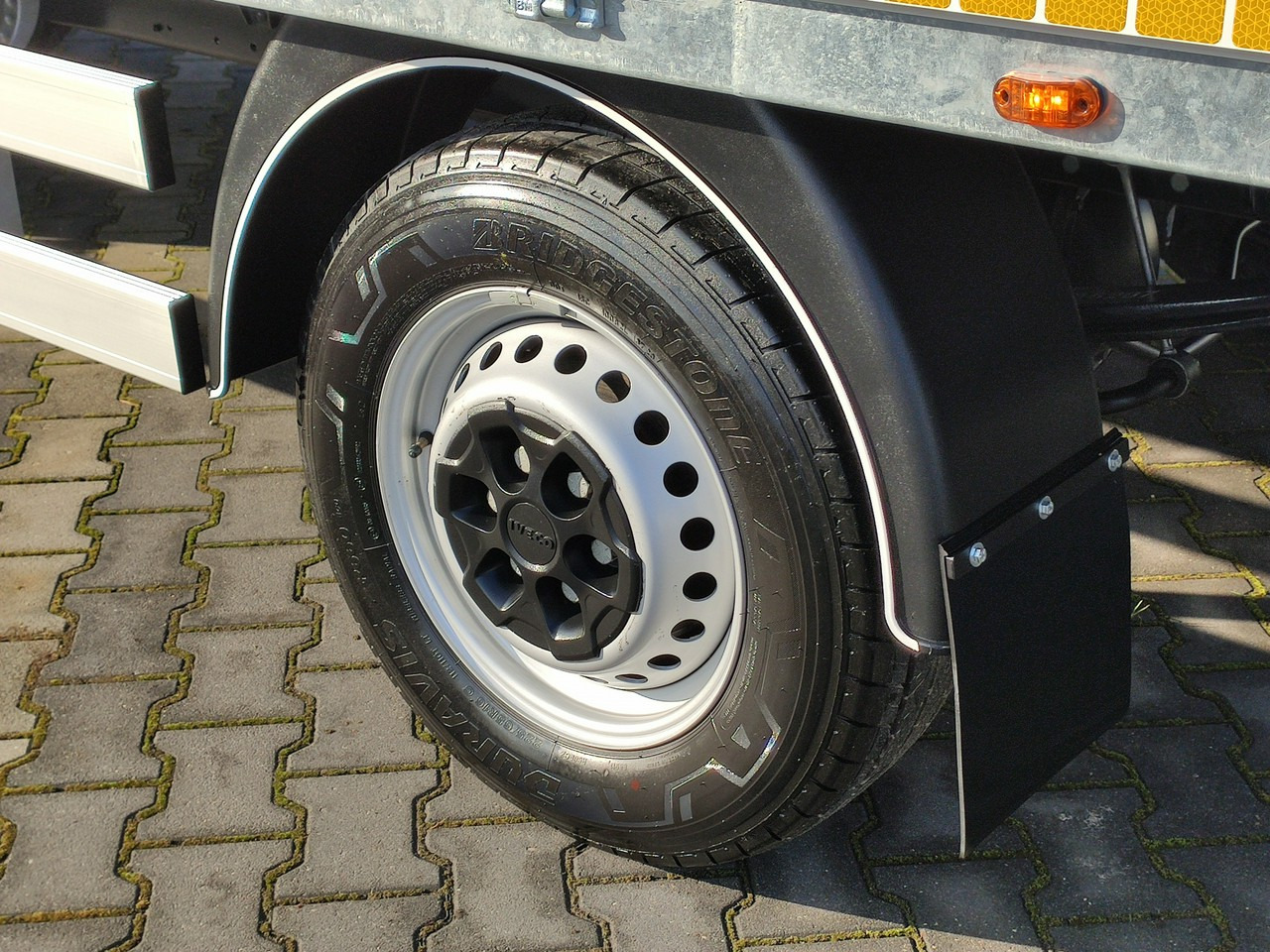 Бордови бус Iveco Daily 35S16 V: снимка 15