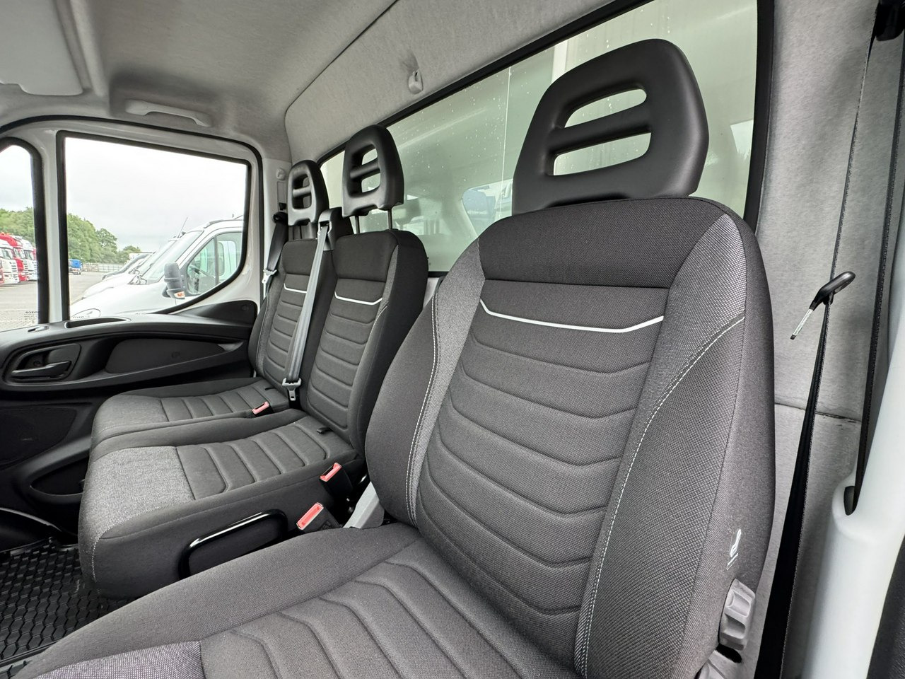 Хладилен бус Iveco Daily 35S16 V: снимка 35 Хладилен бус Iveco Daily 35S16 V: снимка 35