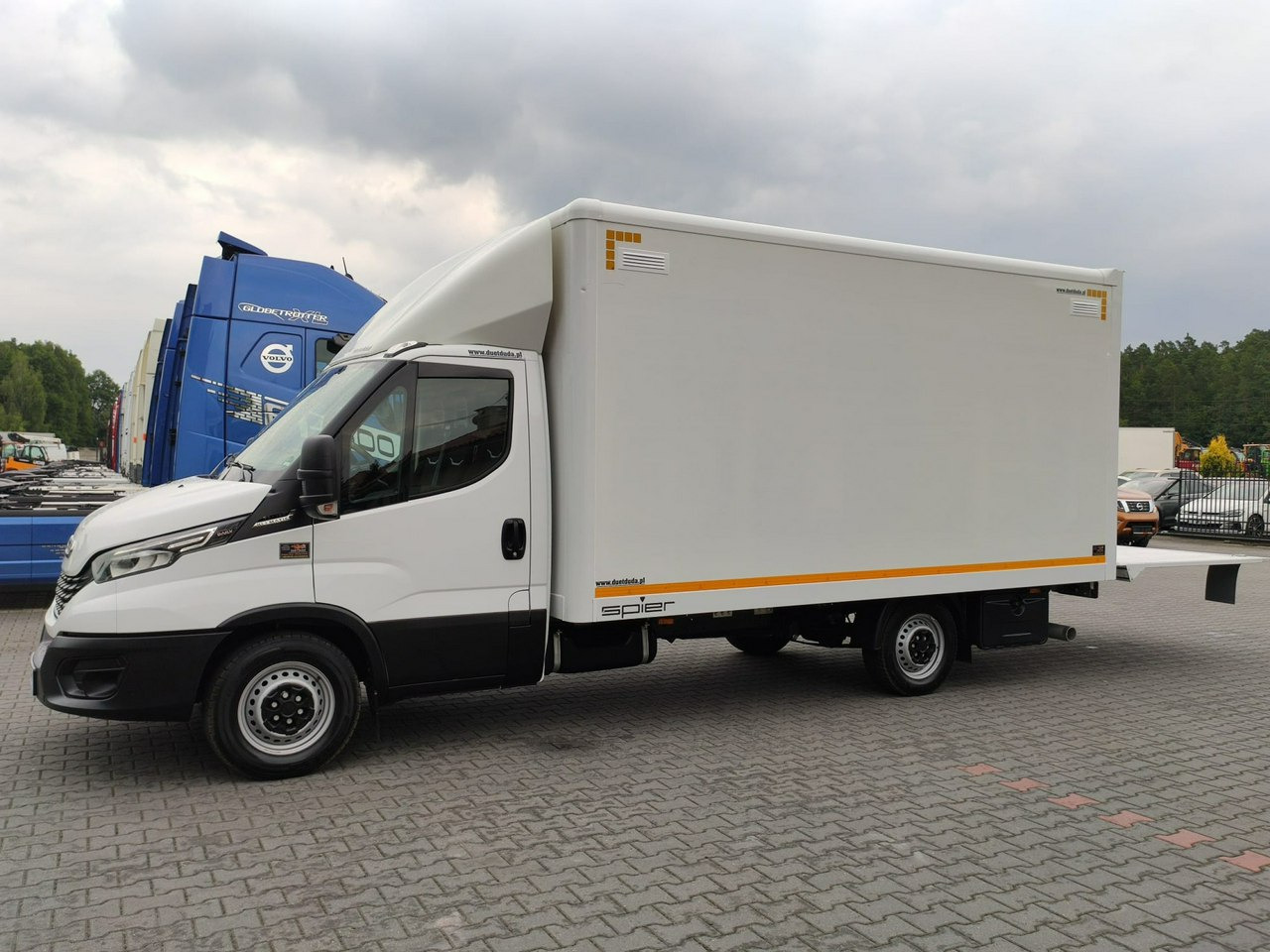 Iveco Daily 35S16S V - Лекотоварен автомобил фургон: снимка 2 Iveco Daily 35S16S V - Лекотоварен автомобил фургон: снимка 2