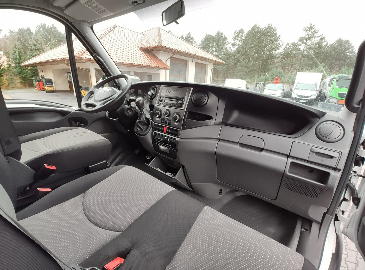Брезентов бус Iveco Daily 70C18 V H: снимка 30