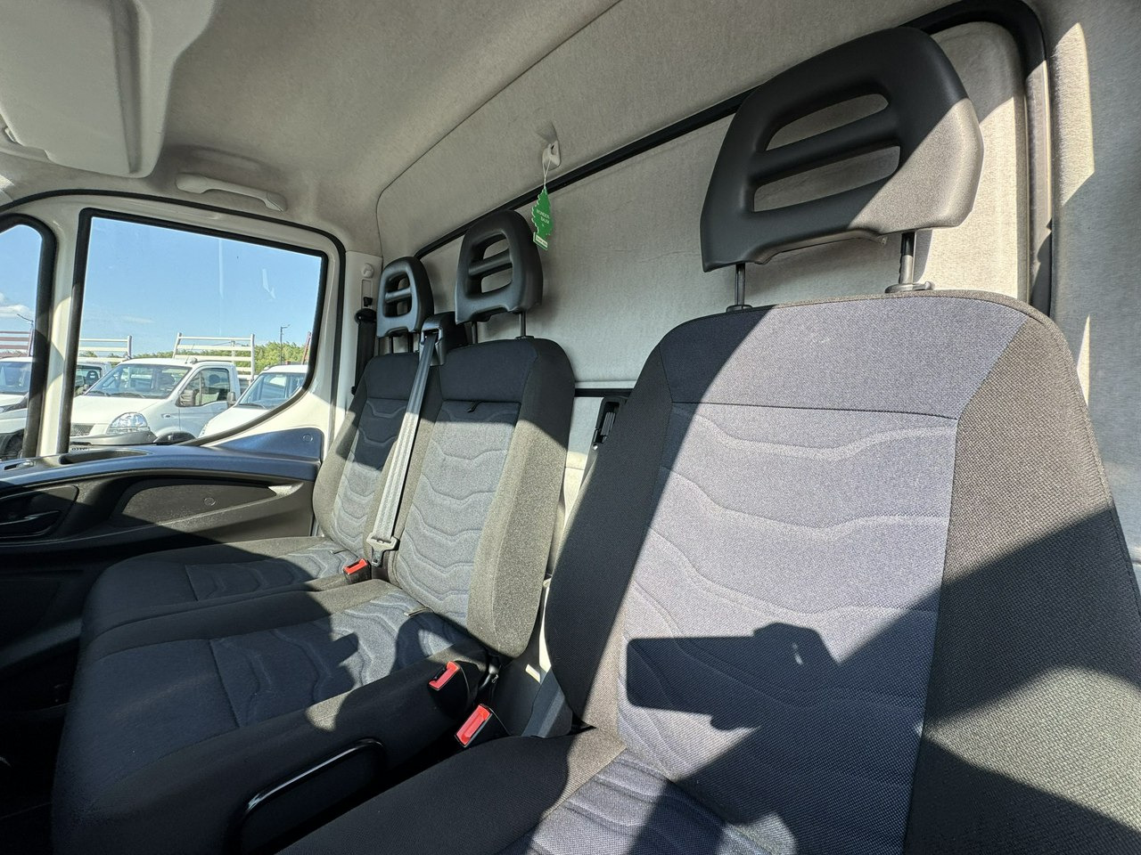 Хладилен бус Iveco Daily 72C18 Mroźnia HI-MATIC 14 Euro Palet: снимка 32