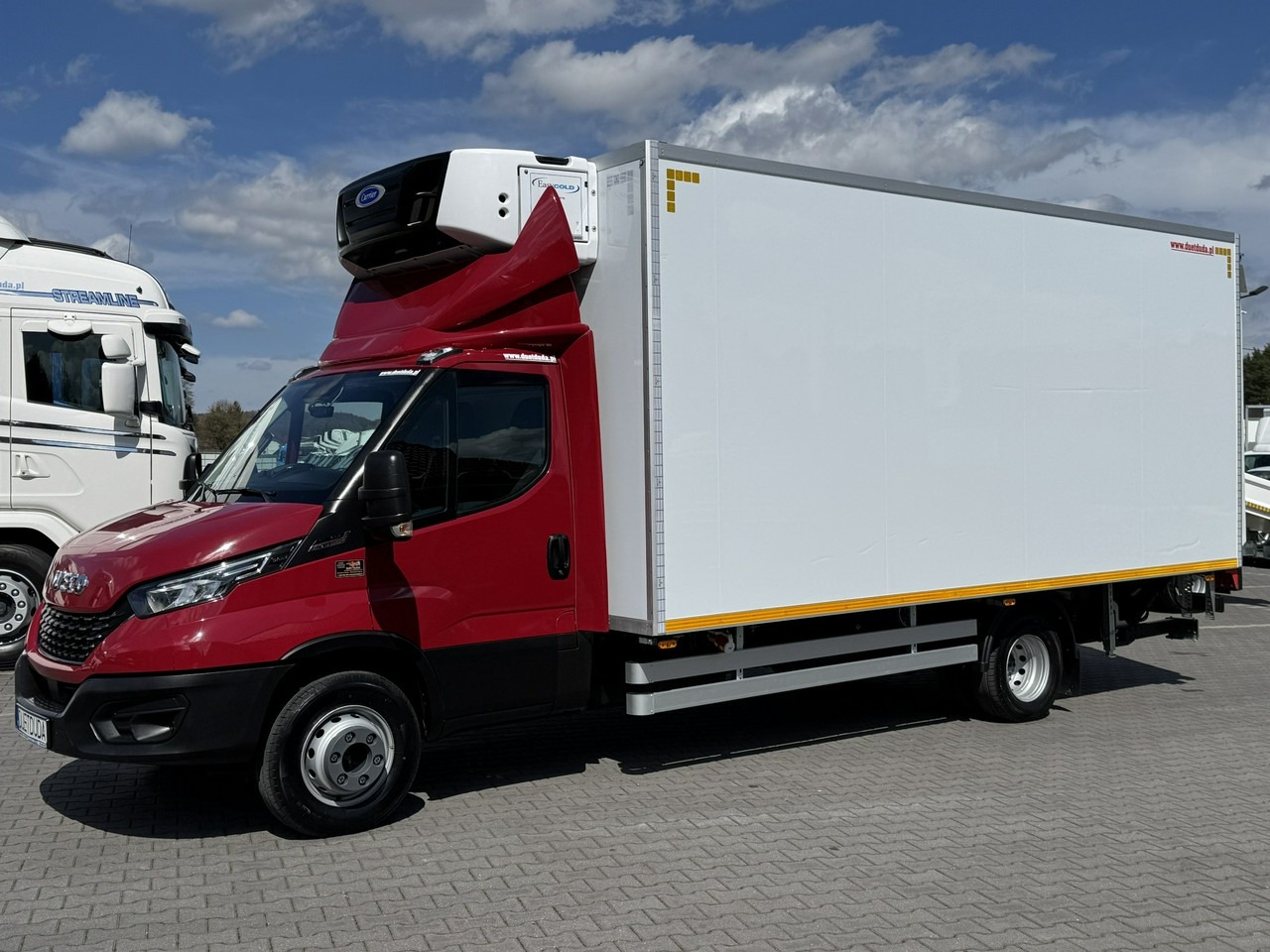Iveco Daily 72C21 Mroźnia HI-MATIC Ściana Grodziowa Multitemperatura - Хладилен бус: снимка 3 Iveco Daily 72C21 Mroźnia HI-MATIC Ściana Grodziowa Multitemperatura - Хладилен бус: снимка 3