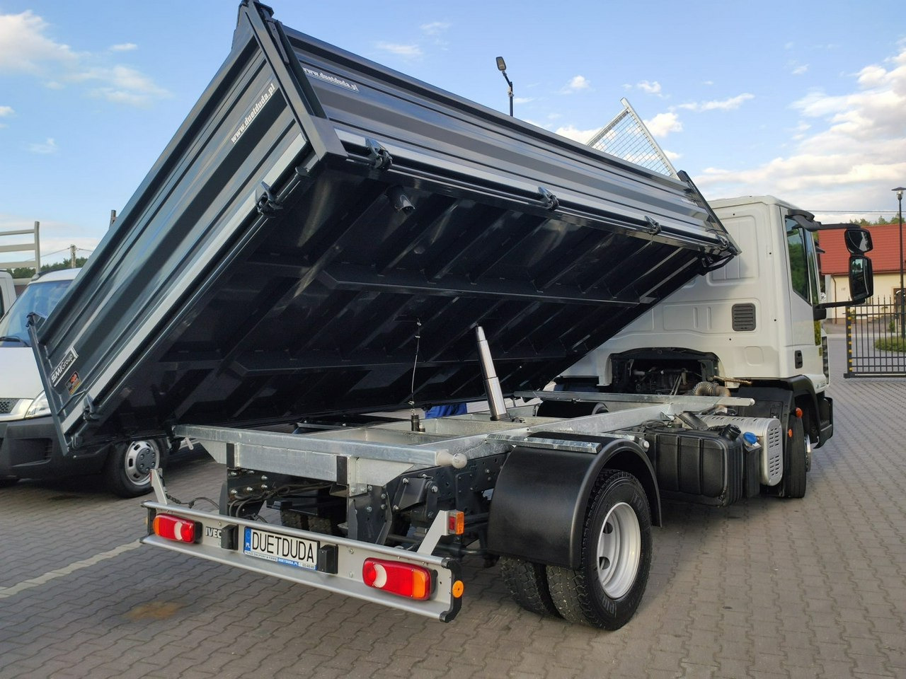 Iveco Eurocargo 80EL18 E5 Super Stan UNIKAT !!! - Самосвал камион: снимка 4 Iveco Eurocargo 80EL18 E5 Super Stan UNIKAT !!! - Самосвал камион: снимка 4