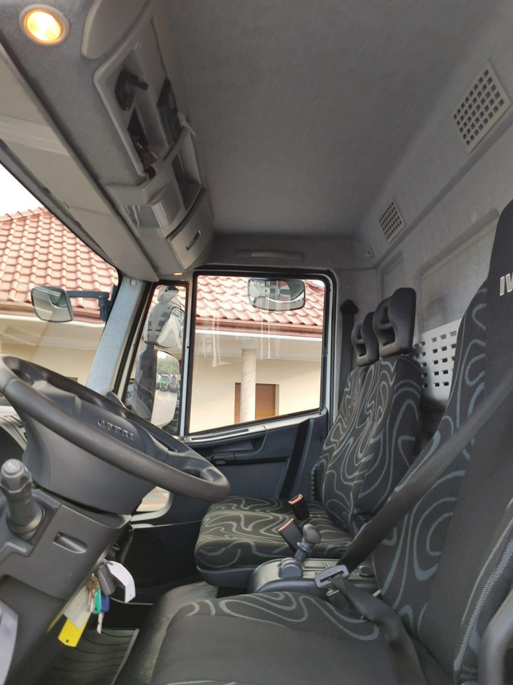 Лизинг на Iveco Eurocargo 80EL18 E5 Super Stan UNIKAT !!! Iveco Eurocargo 80EL18 E5 Super Stan UNIKAT !!!: снимка 24 Лизинг на Iveco Eurocargo 80EL18 E5 Super Stan UNIKAT !!! Iveco Eurocargo 80EL18 E5 Super Stan UNIKAT !!!: снимка 24