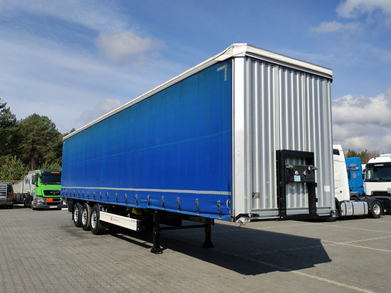 Kassbohrer Maxima XS Standard Super Stan !!! - Брезентово полуремарке: снимка 1 Kassbohrer Maxima XS Standard Super Stan !!! - Брезентово полуремарке: снимка 1