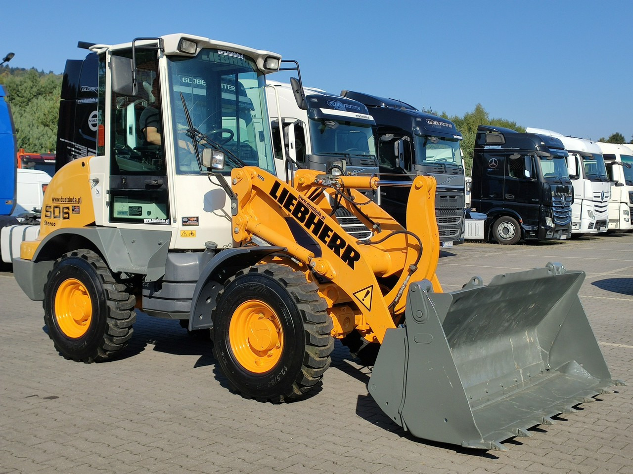 Liebherr L 506 STEREO Szybkozłącze / Łyżka Krokodyl + Widły Waga 6300kg - Компактен товарач: снимка 2 Liebherr L 506 STEREO Szybkozłącze / Łyżka Krokodyl + Widły Waga 6300kg - Компактен товарач: снимка 2