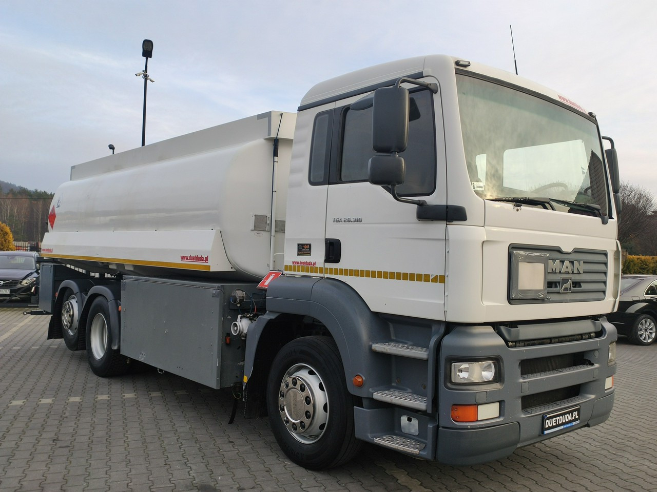 MAN TGA 26.310 Autocysterna z Dystrybucją - Камион цистерна: снимка 5 MAN TGA 26.310 Autocysterna z Dystrybucją - Камион цистерна: снимка 5