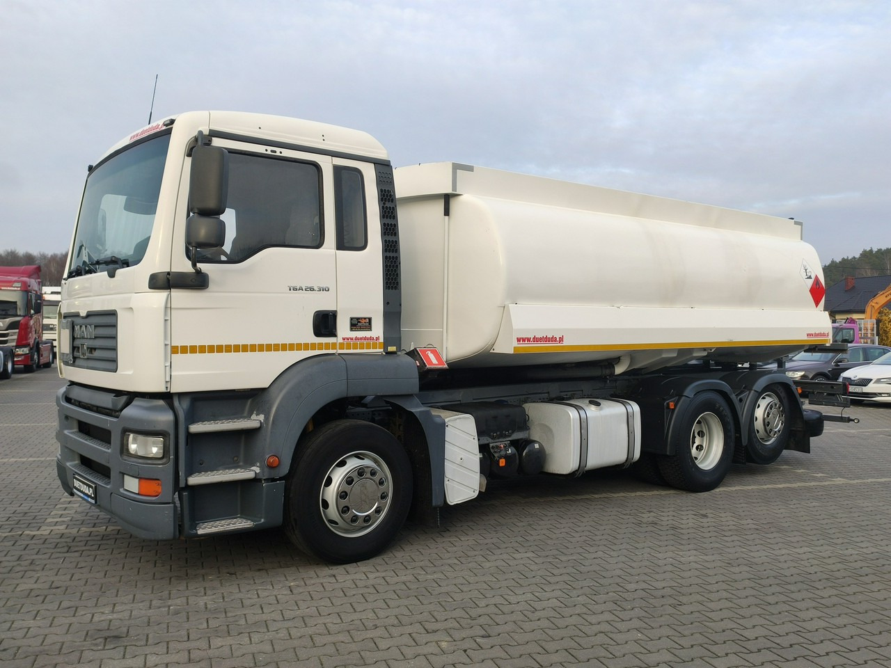 MAN TGA 26.310 Autocysterna z Dystrybucją - Камион цистерна: снимка 2 MAN TGA 26.310 Autocysterna z Dystrybucją - Камион цистерна: снимка 2