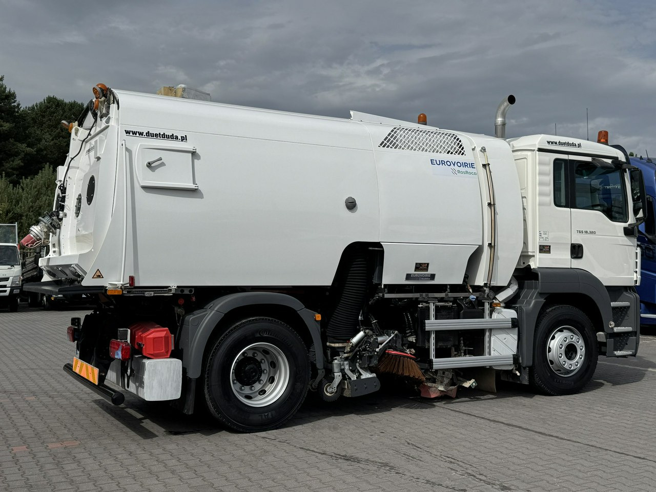 Лизинг на MAN TGS 18.320 E5 BUCHER OPTIFANT 8000 Zamiatarka Uliczna Euro 6 MAN TGS 18.320 E5 BUCHER OPTIFANT 8000 Zamiatarka Uliczna Euro 6: снимка 22