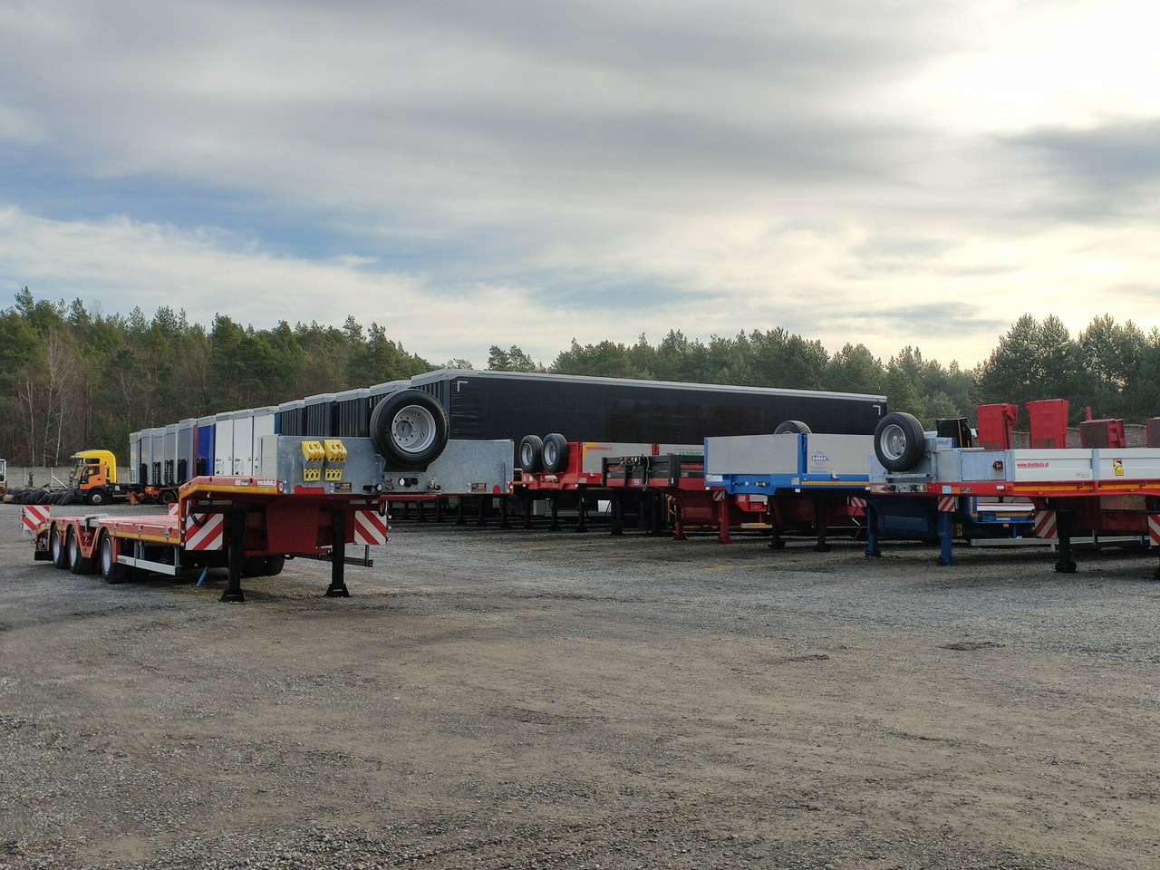 MAX Trailer 3-Osie Oś skrętna Oś Podnoszona Nooteboom - Нискорамна площадка полуремарке: снимка 3 MAX Trailer 3-Osie Oś skrętna Oś Podnoszona Nooteboom - Нискорамна площадка полуремарке: снимка 3