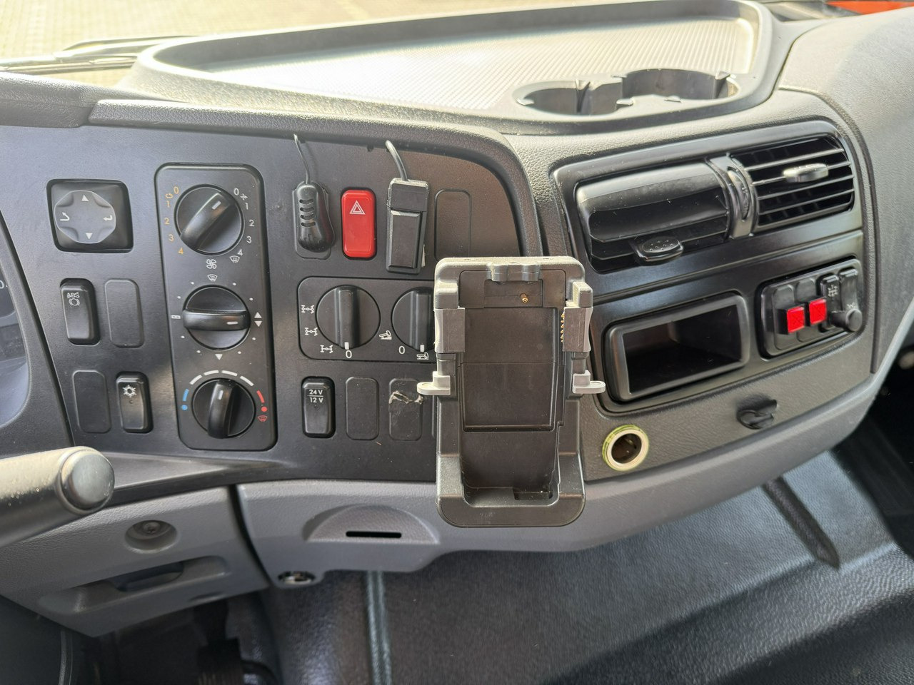 Автовишка Mercedes Atego 1324 4x4 Zwyżka RUTHMANN STEIGER T220S12 Podnośnik Koszowy: снимка 26 Автовишка Mercedes Atego 1324 4x4 Zwyżka RUTHMANN STEIGER T220S12 Podnośnik Koszowy: снимка 26