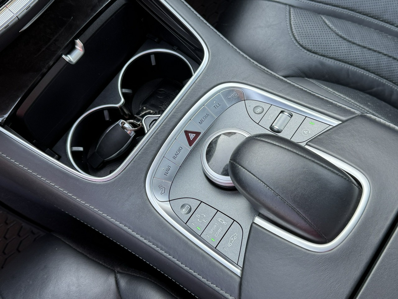 Седан Mercedes S 350: снимка 25
