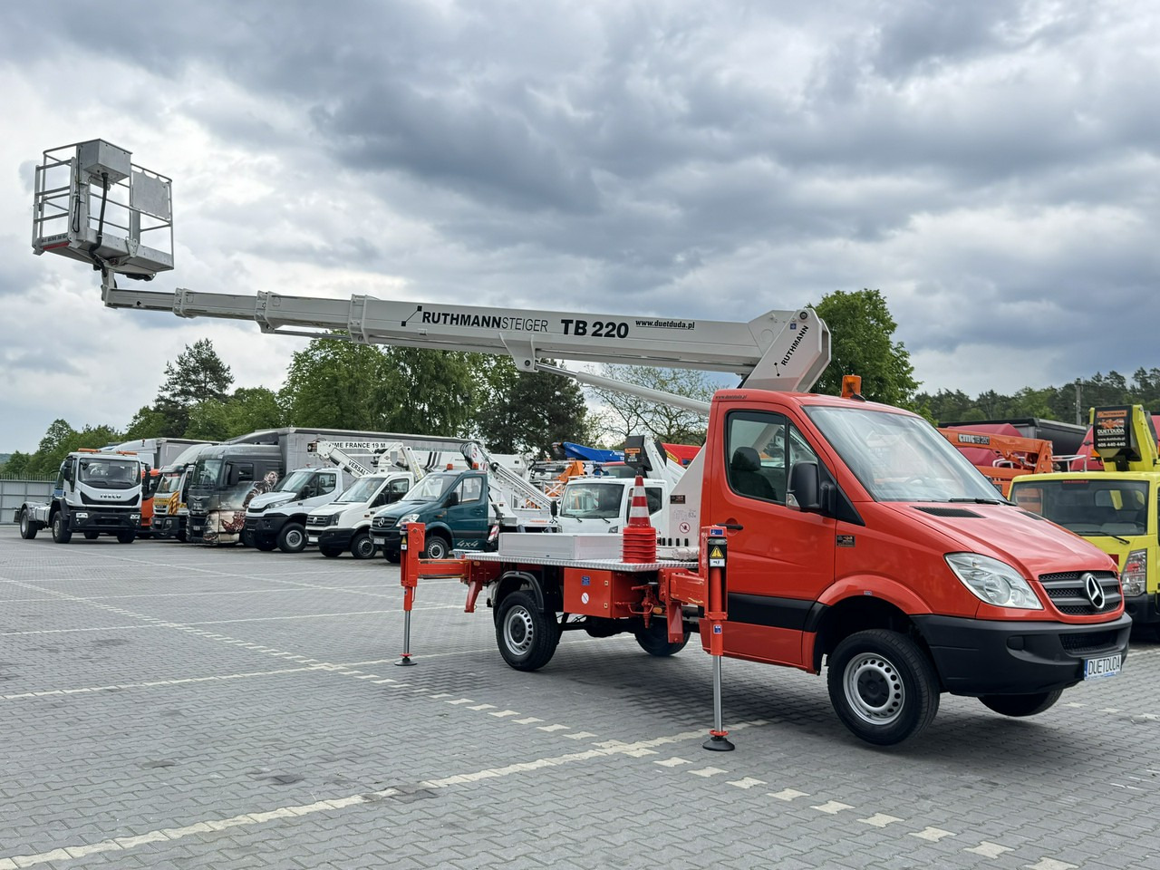 Mercedes Sprinter - Автовишка: снимка 1 Mercedes Sprinter - Автовишка: снимка 1