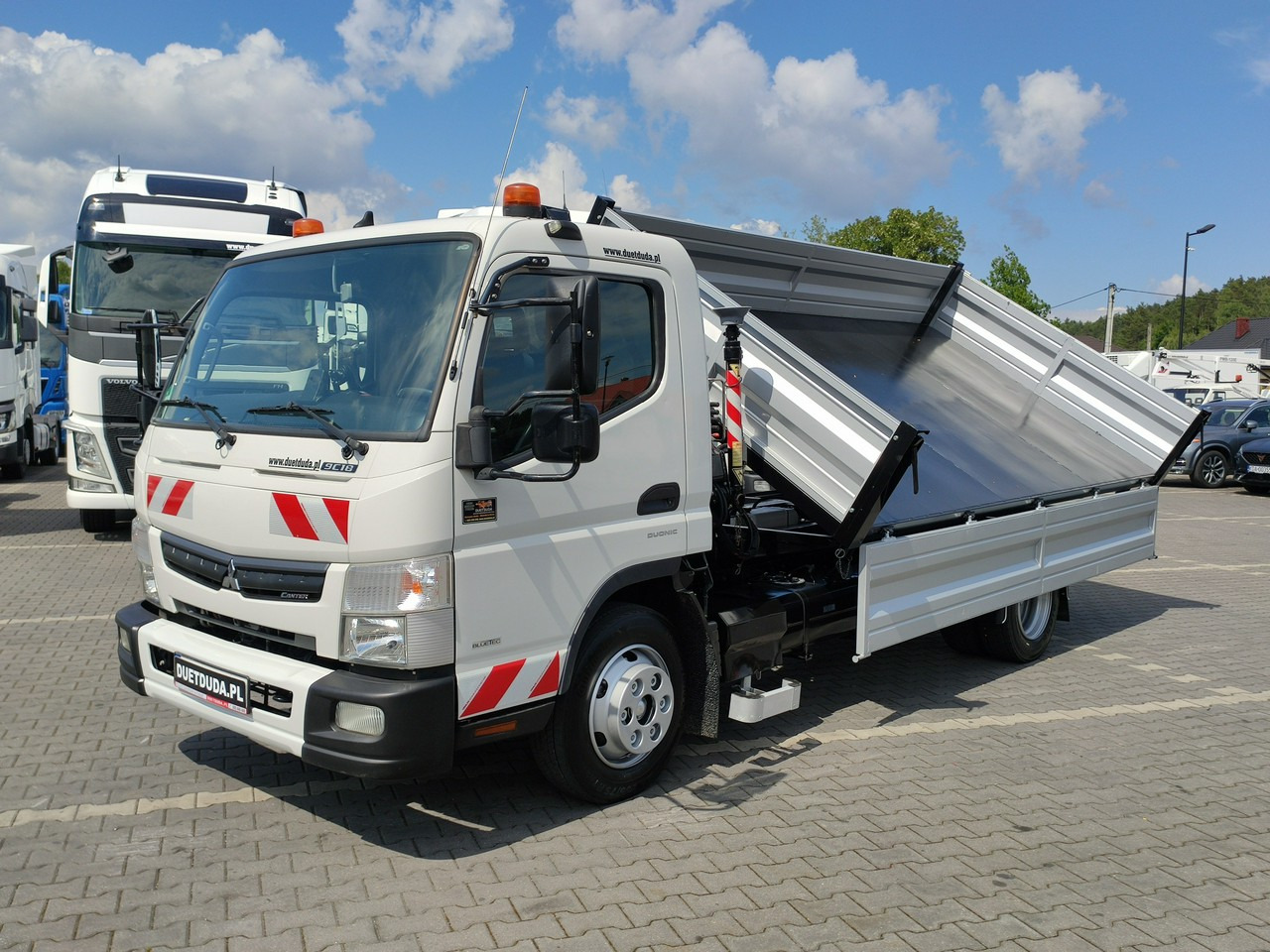 Mitsubishi Canter Fuso 9C18 3.0/180KM Automat, HDS FASSI F30 Wywrotka 3-str - Самосвал камион, Камион с кран: снимка 5 Mitsubishi Canter Fuso 9C18 3.0/180KM Automat, HDS FASSI F30 Wywrotka 3-str - Самосвал камион, Камион с кран: снимка 5