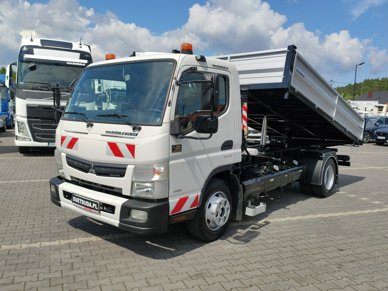Mitsubishi Canter Fuso 9C18 3.0/180KM Automat, HDS FASSI F30 Wywrotka 3-str - Самосвал камион, Камион с кран: снимка 3 Mitsubishi Canter Fuso 9C18 3.0/180KM Automat, HDS FASSI F30 Wywrotka 3-str - Самосвал камион, Камион с кран: снимка 3