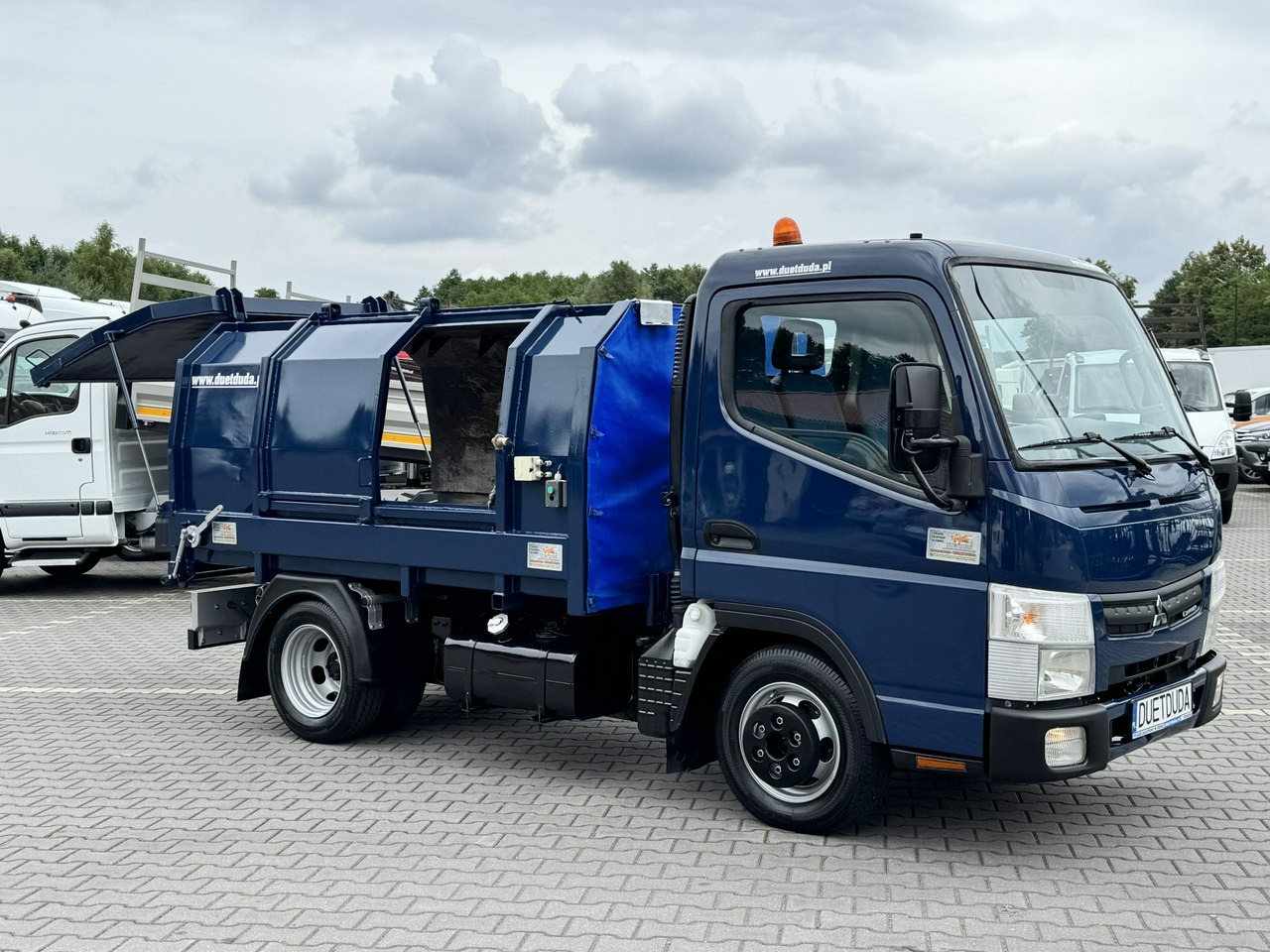 Mitsubishi Canter - Боклукчийска кола: снимка 2 Mitsubishi Canter - Боклукчийска кола: снимка 2