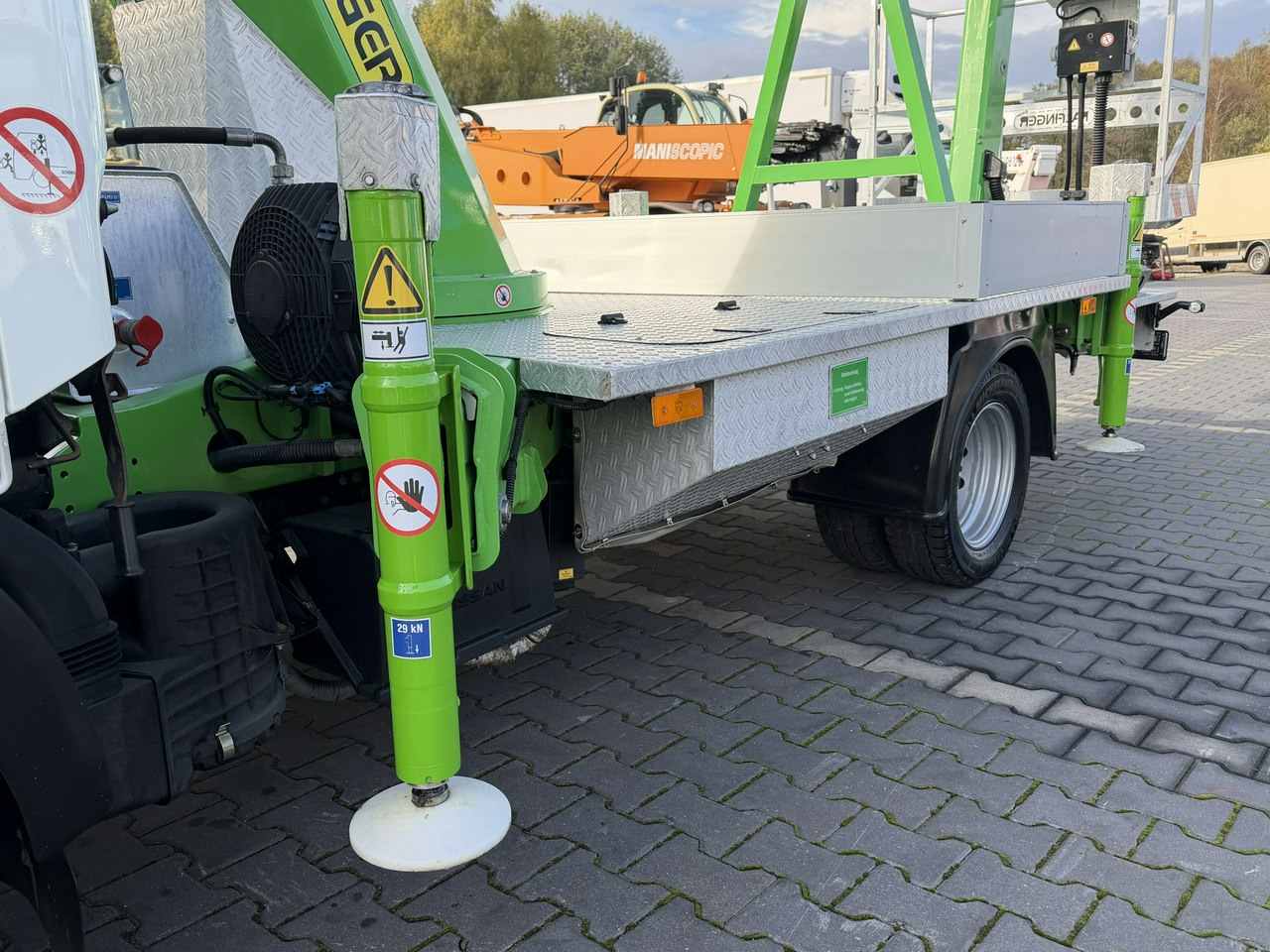 Лизинг на Nissan Cabstar Zwyżka Podnośnik Koszowy PALFINGER P210 BK UDT Nissan Cabstar Zwyżka Podnośnik Koszowy PALFINGER P210 BK UDT: снимка 9