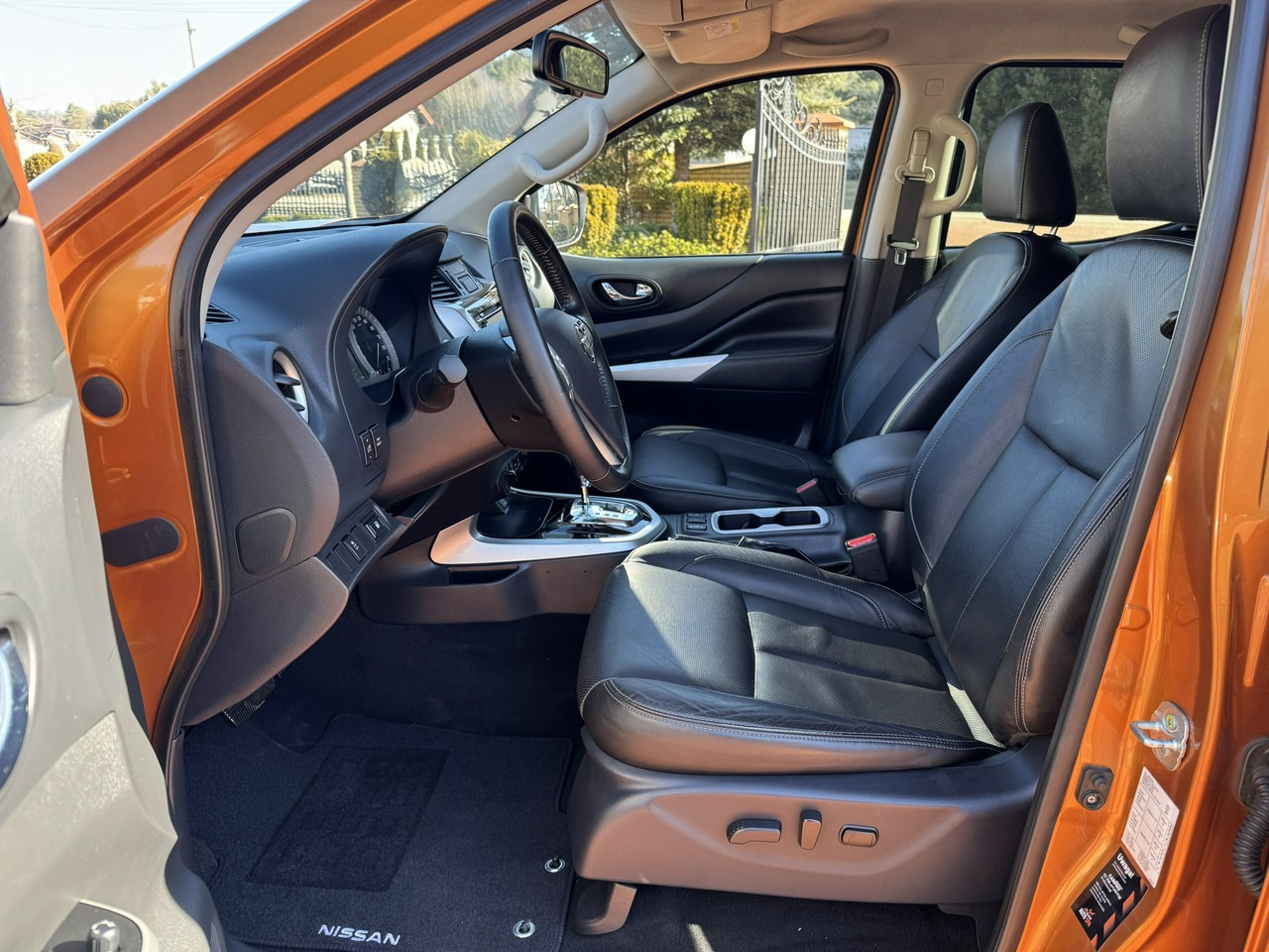 Пикап Nissan Navara: снимка 18