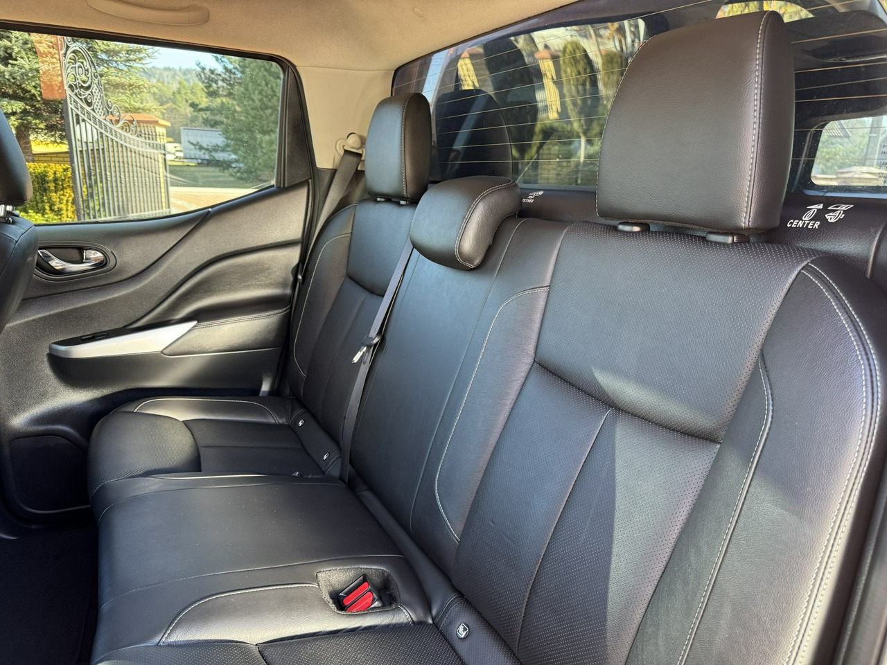 Пикап Nissan Navara: снимка 35