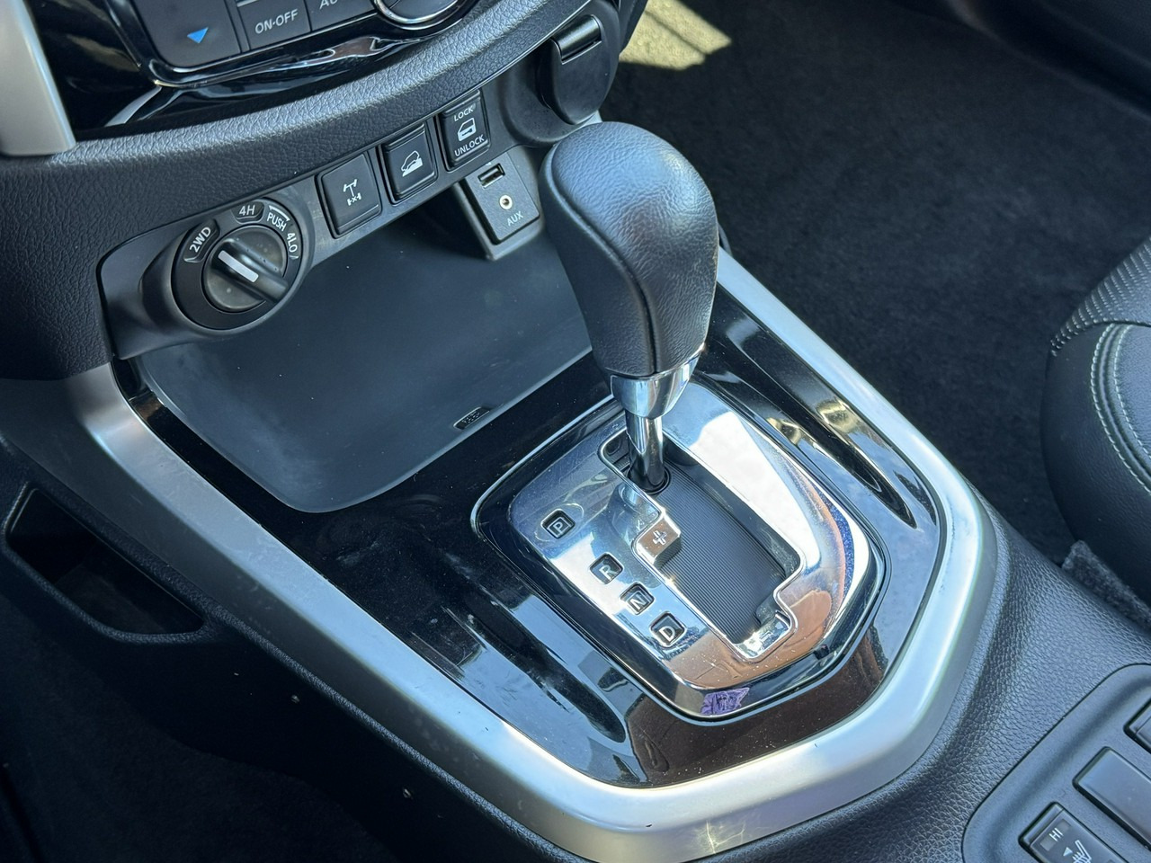 Пикап Nissan Navara: снимка 30