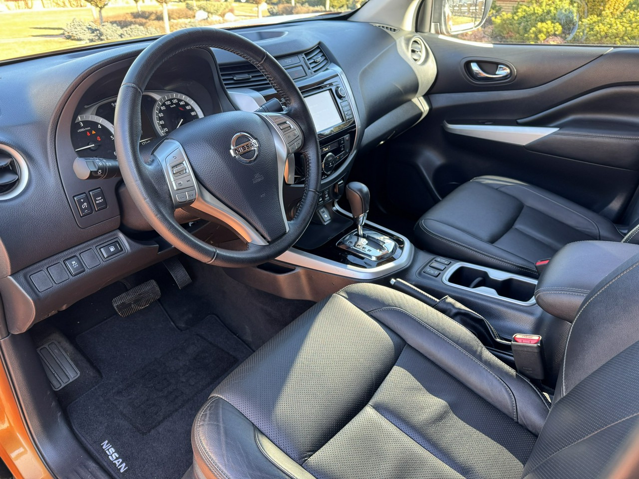 Пикап Nissan Navara: снимка 20