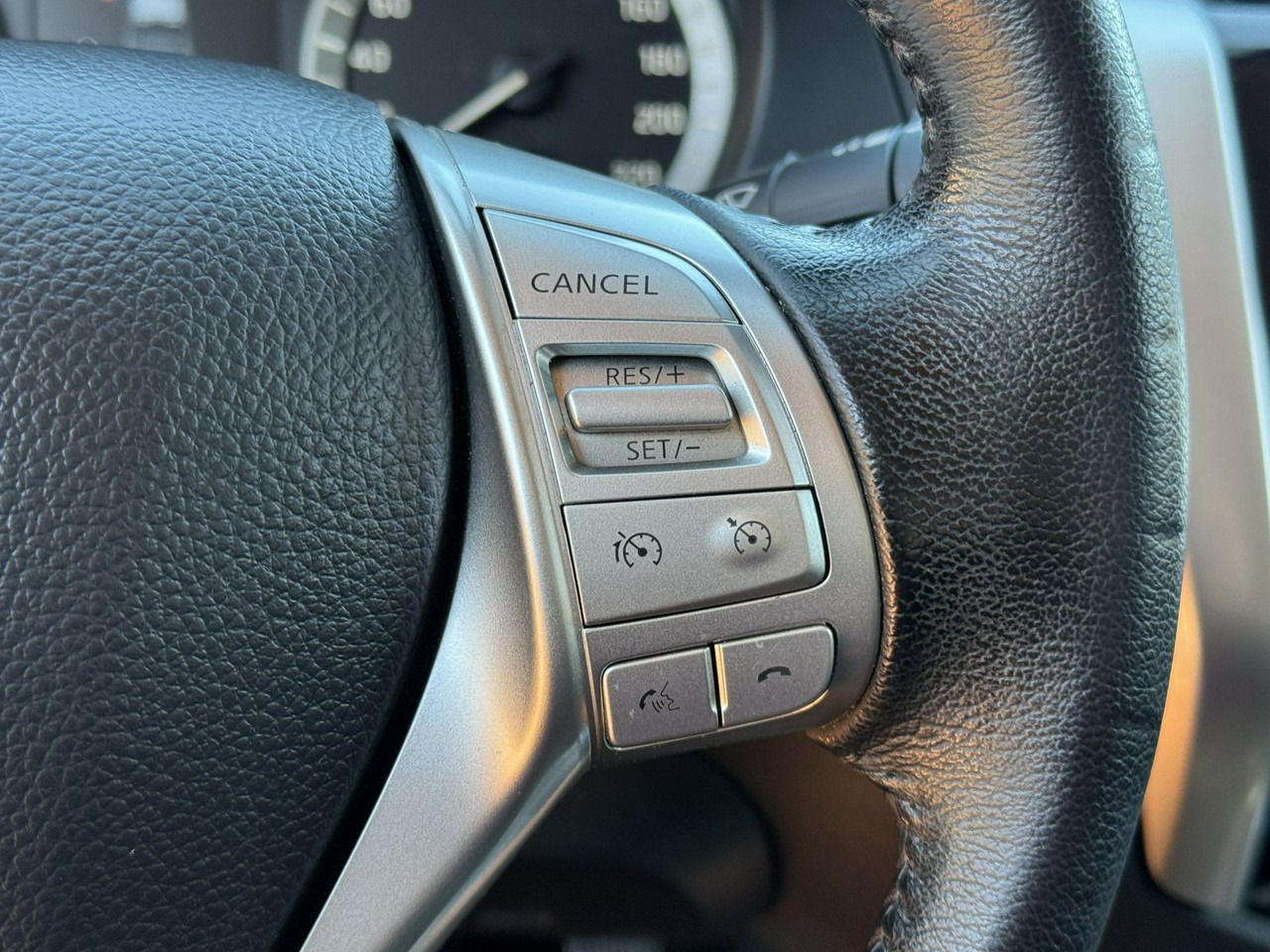 Пикап Nissan Navara: снимка 23