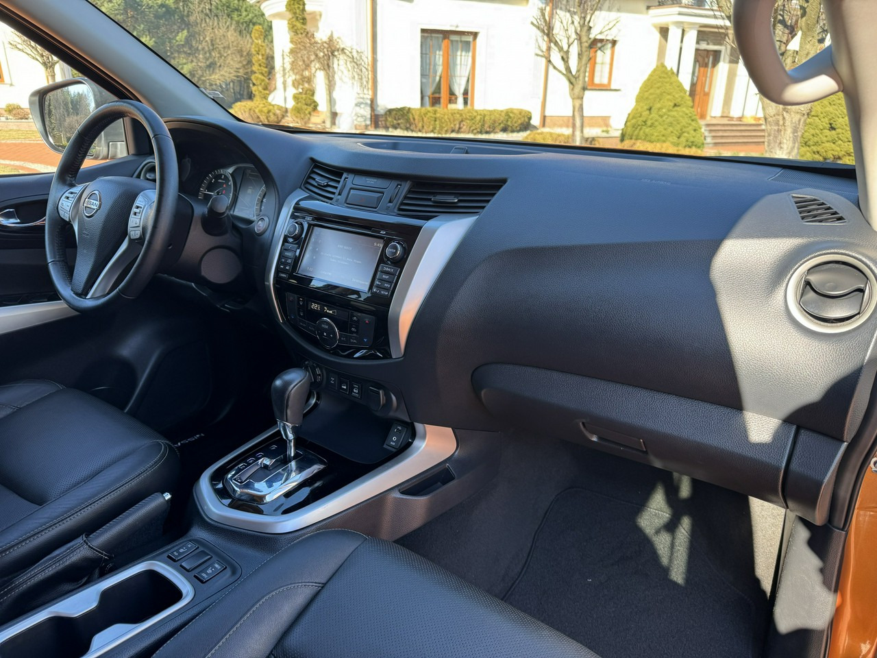 Пикап Nissan Navara: снимка 40