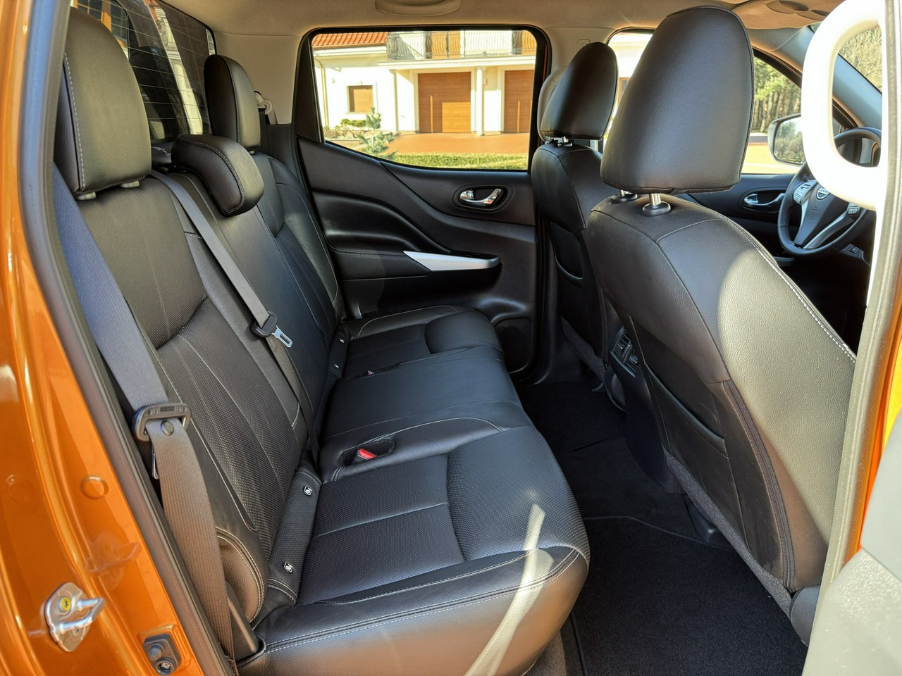 Пикап Nissan Navara: снимка 36