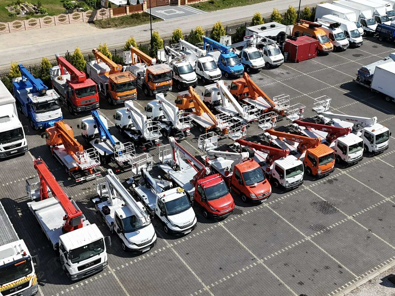 Nissan Zwyżka Podnośnik Koszowy 4X4 CABSTAR MAXITY SPRINTER - Автовишка: снимка 2 Nissan Zwyżka Podnośnik Koszowy 4X4 CABSTAR MAXITY SPRINTER - Автовишка: снимка 2