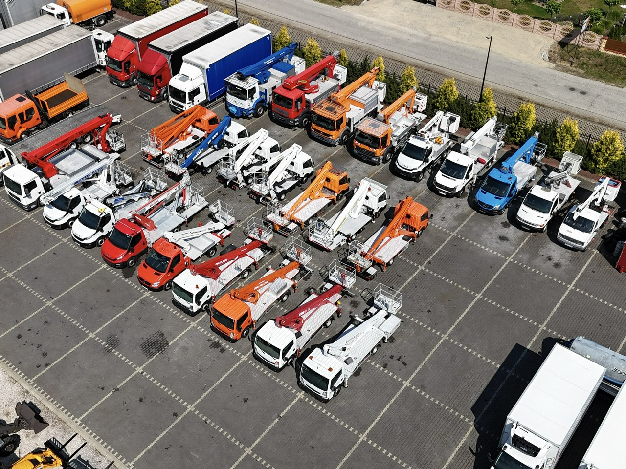 Nissan Zwyżka Podnośnik Koszowy 4X4 CABSTAR MAXITY SPRINTER - Автовишка: снимка 3 Nissan Zwyżka Podnośnik Koszowy 4X4 CABSTAR MAXITY SPRINTER - Автовишка: снимка 3