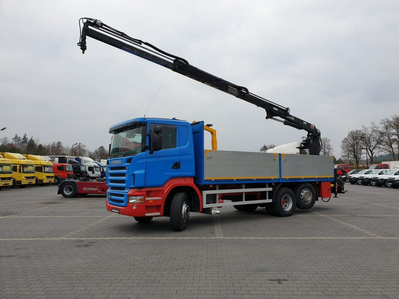Scania R 400 LB 6x2 HDS Budowlanka Widły Oś Skrętna Super Stan - Бордови камион, Камион с кран: снимка 2 Scania R 400 LB 6x2 HDS Budowlanka Widły Oś Skrętna Super Stan - Бордови камион, Камион с кран: снимка 2